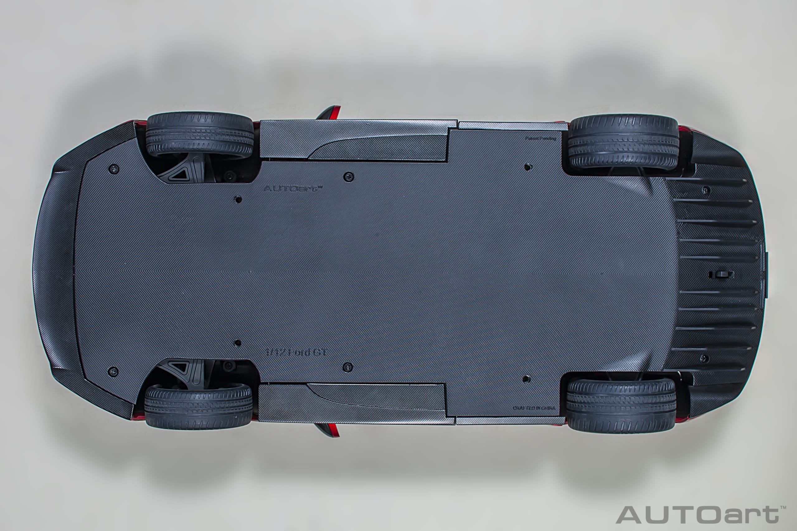 AUTOart Ford GT 2017 1:12 - Liquid Red / Silver Stripes – Bild 8