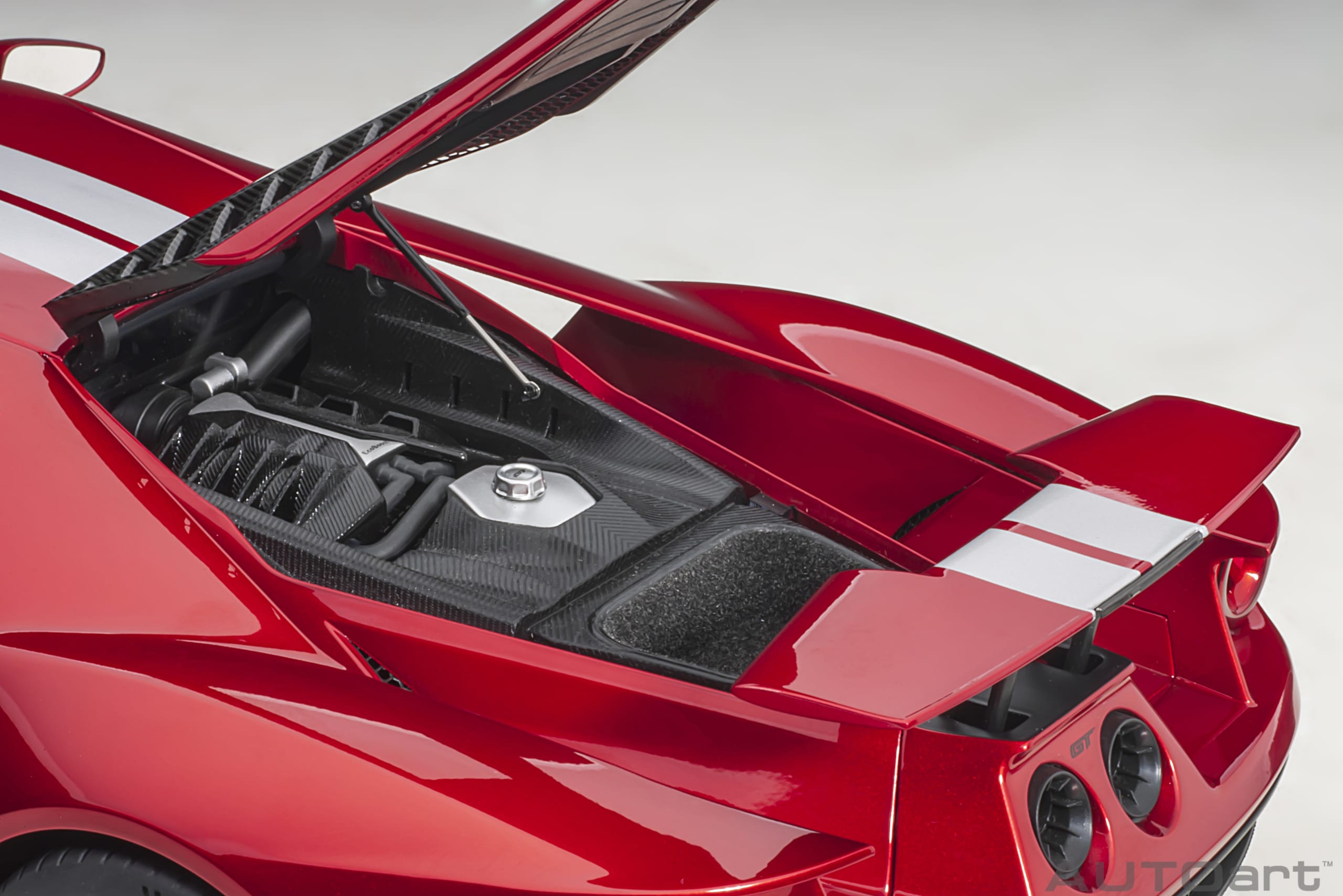 AUTOart Ford GT 2017 1:12 - Liquid Red / Silver Stripes – Bild 12