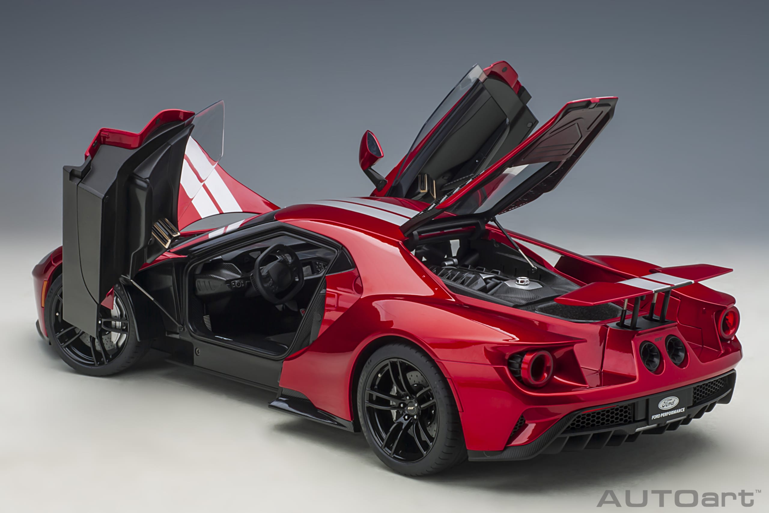 AUTOart Ford GT 2017 1:12 - Liquid Red / Silver Stripes – Bild 15