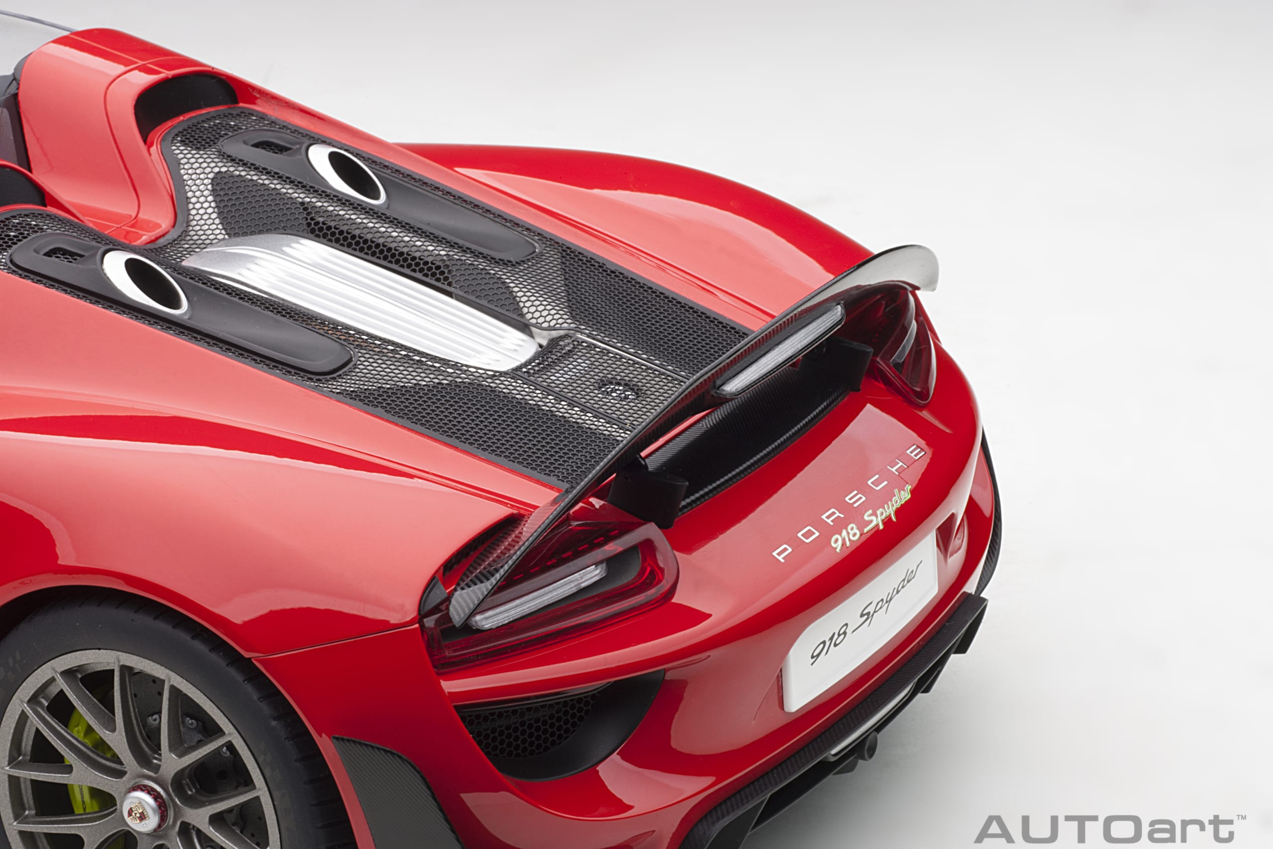 AUTOart Porsche 918 Spyder 2013 1:12 - Guards Red - Image 15