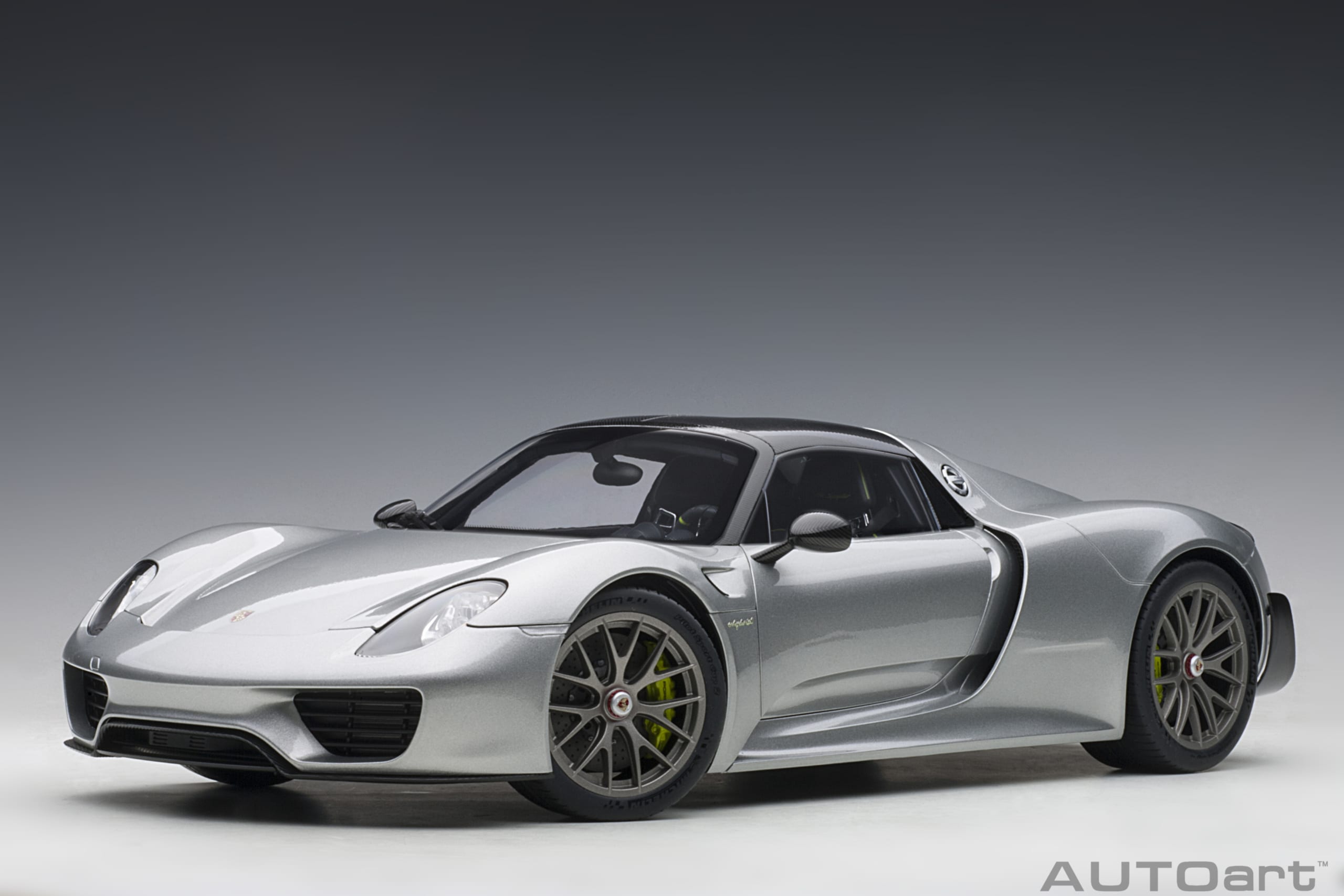 AUTOart Porsche 918 Spyder 2013 1:12 - GT Silver Metallic - Image 2