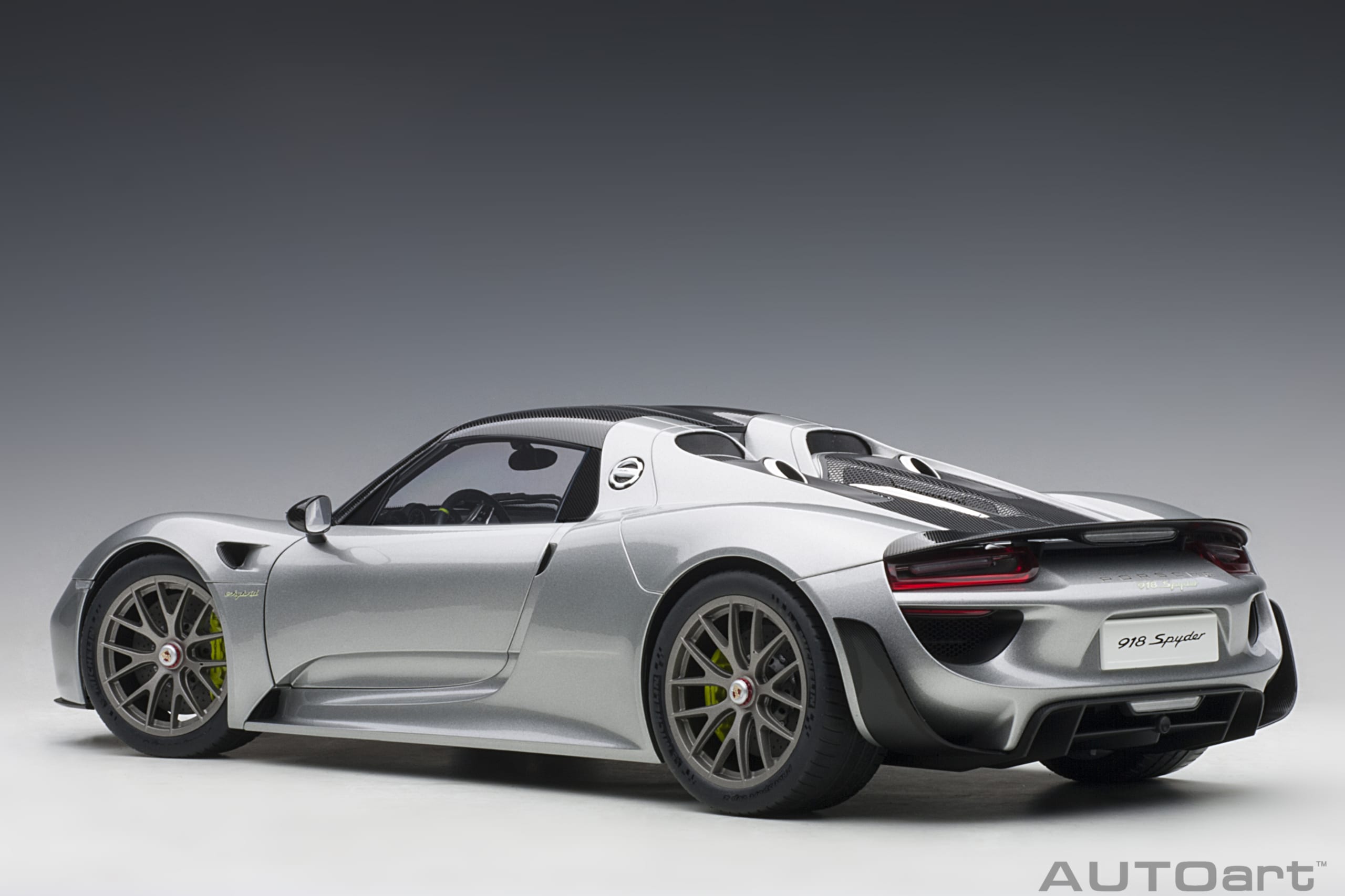 AUTOart Porsche 918 Spyder 2013 1:12 - GT Silver Metallic - Image 20