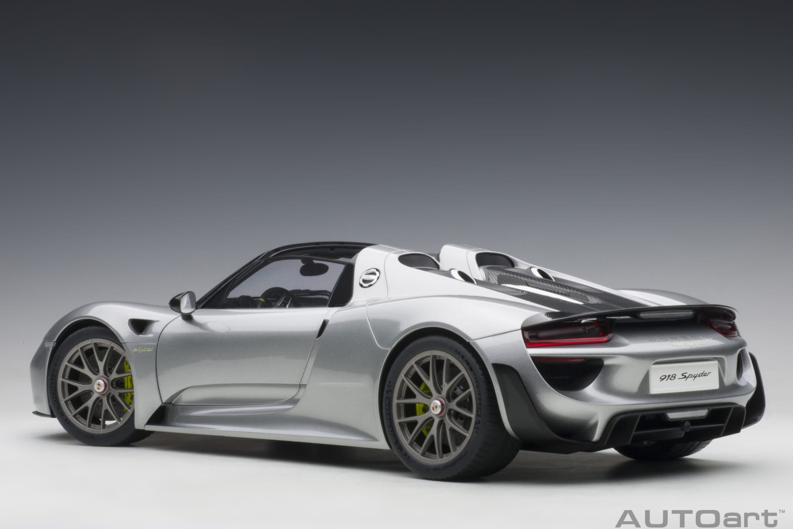 AUTOart Porsche 918 Spyder 2013 1:12 - GT Silver Metallic - Image 21