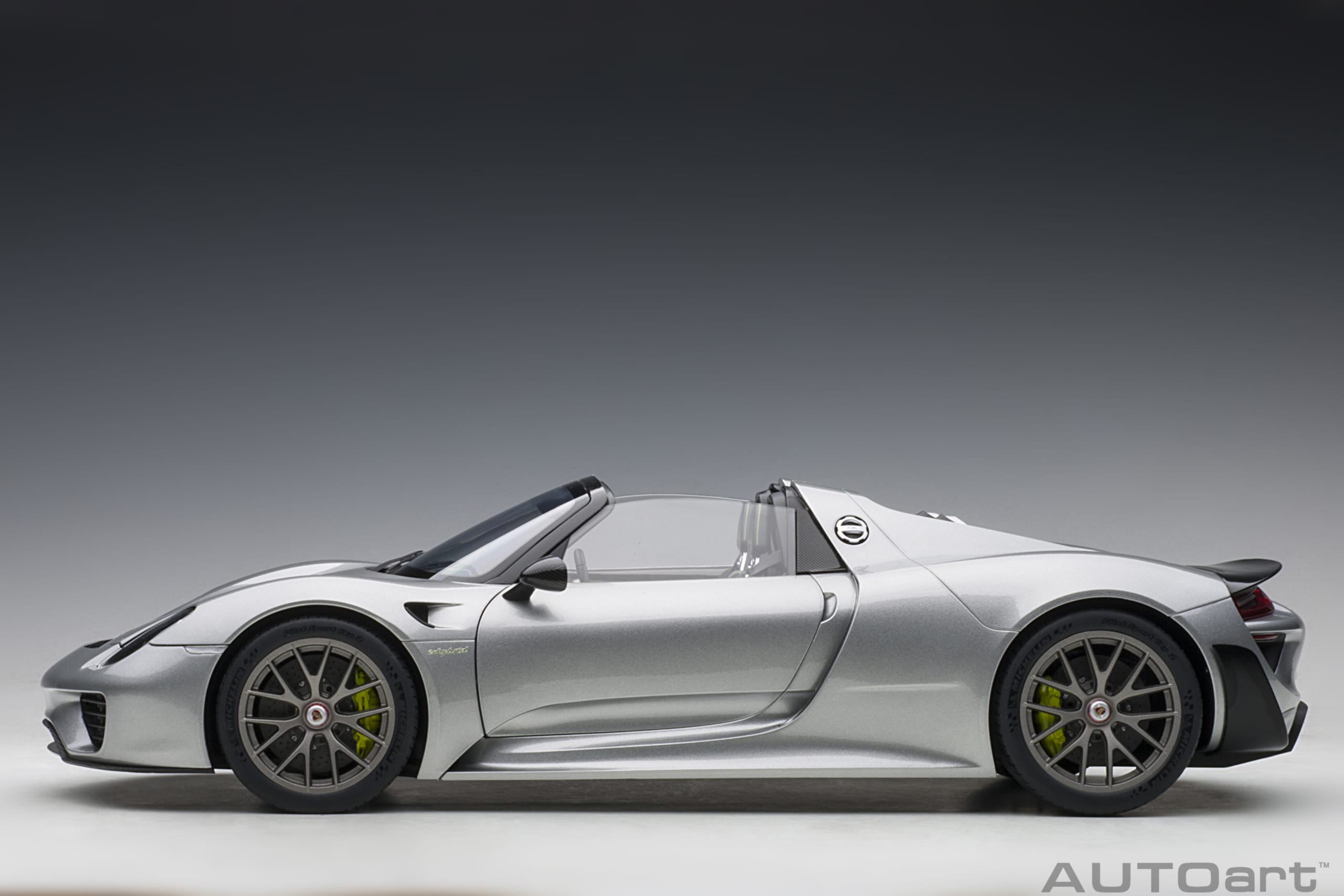 AUTOart Porsche 918 Spyder 2013 1:12 - GT Silver Metallic - Image 19