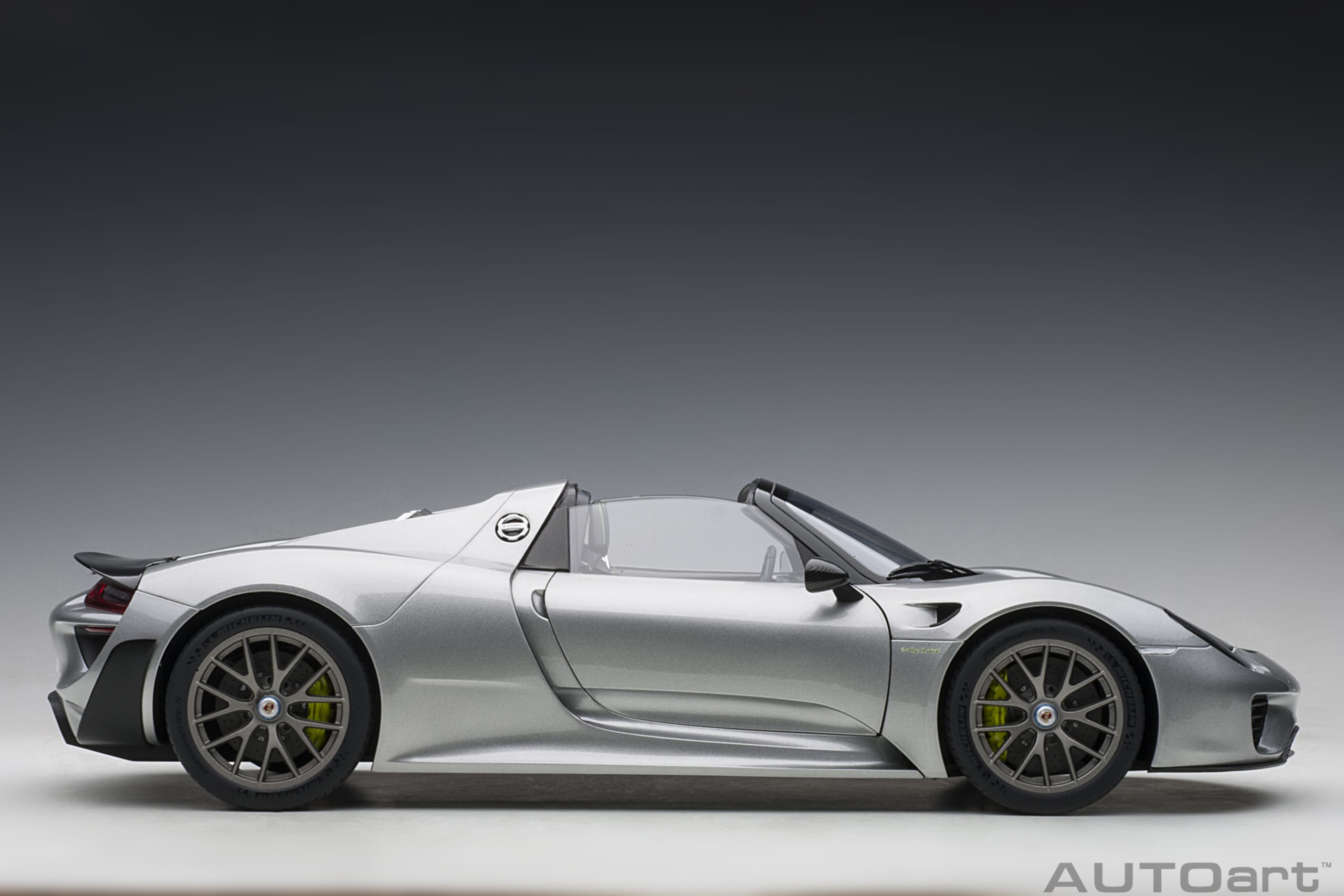 AUTOart Porsche 918 Spyder 2013 1:12 - GT Silver Metallic - Image 18