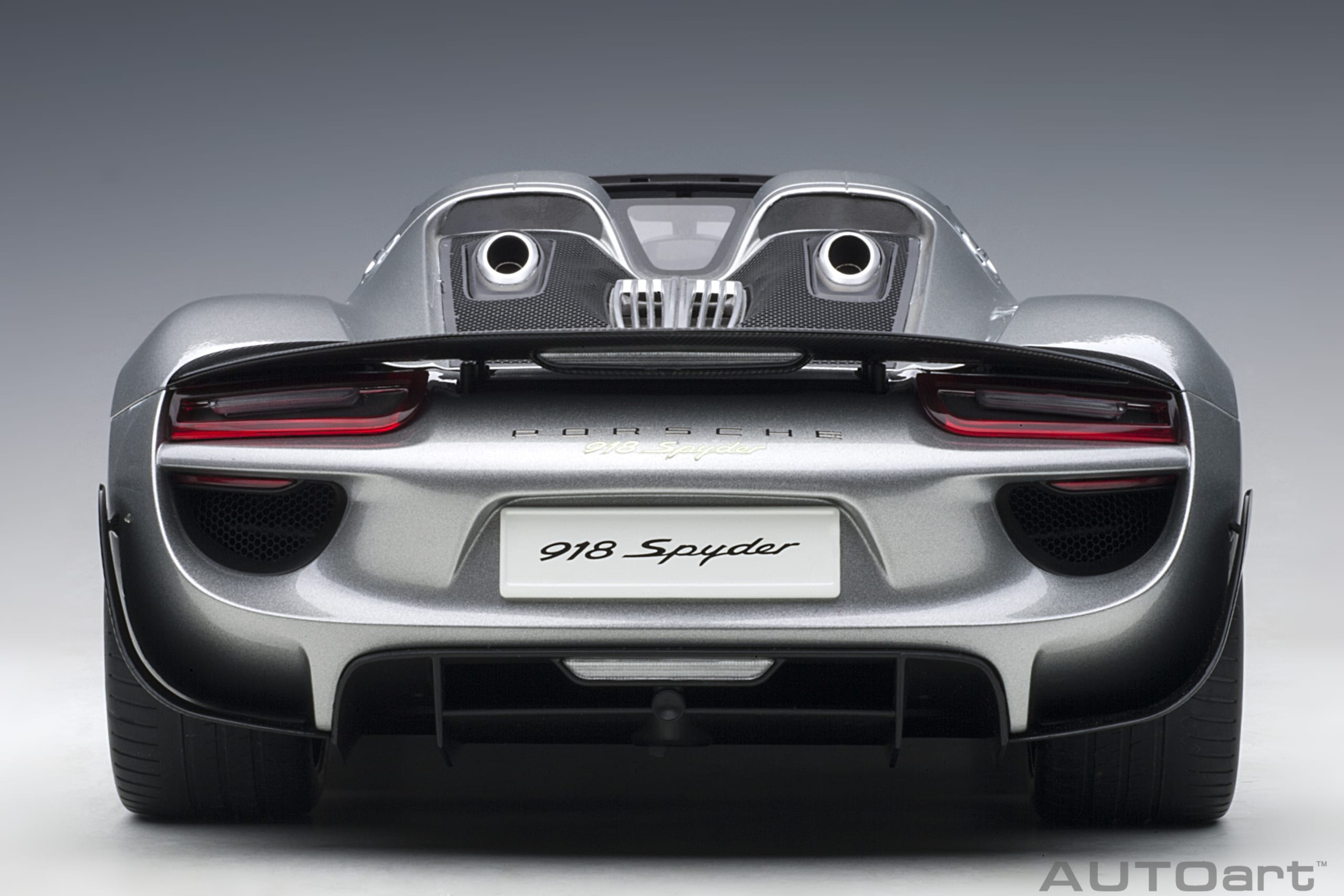 AUTOart Porsche 918 Spyder 2013 1:12 - GT Silver Metallic - Image 16