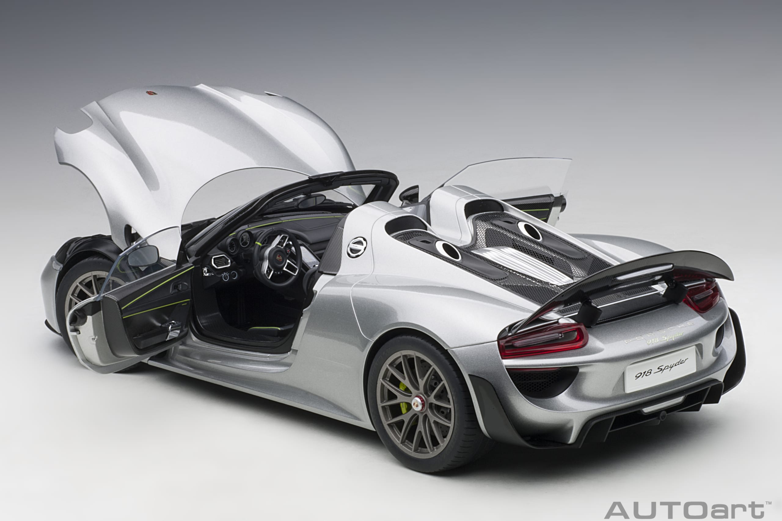 AUTOart Porsche 918 Spyder 2013 1:12 - GT Silver Metallic - Image 7