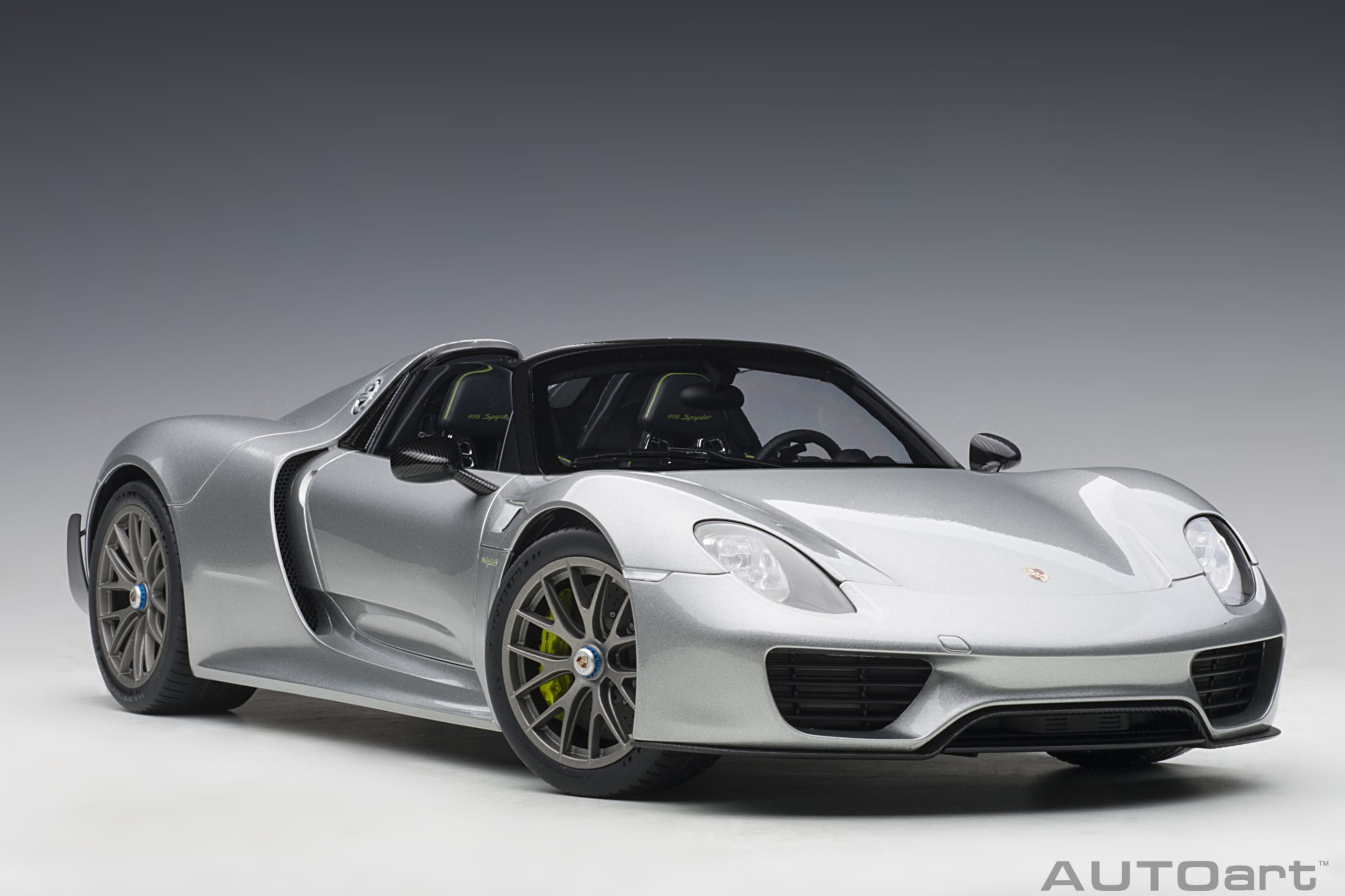 AUTOart Porsche 918 Spyder 2013 1:12 - GT Silver Metallic - Image 5