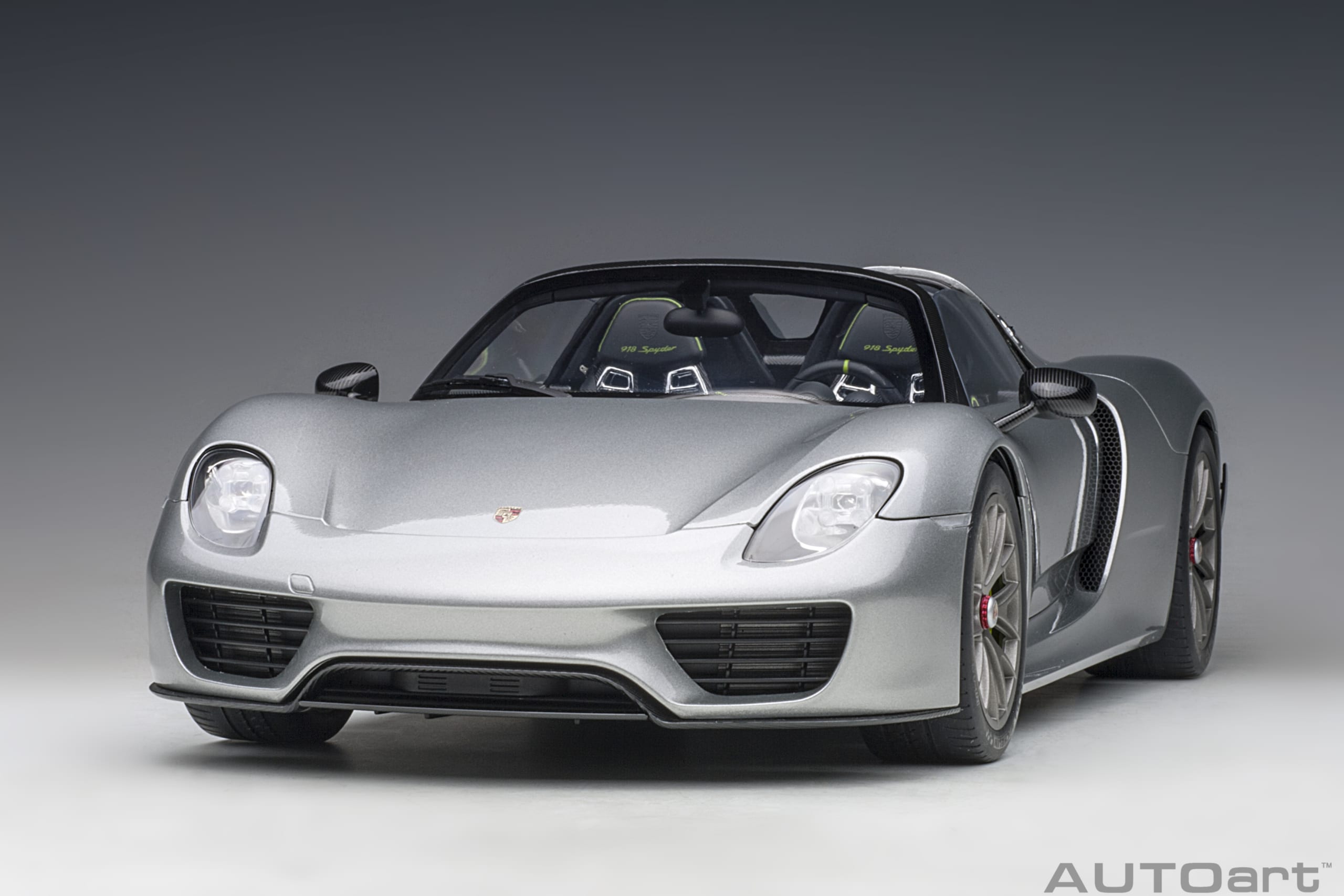 AUTOart Porsche 918 Spyder 2013 1:12 - GT Silver Metallic - Image 4