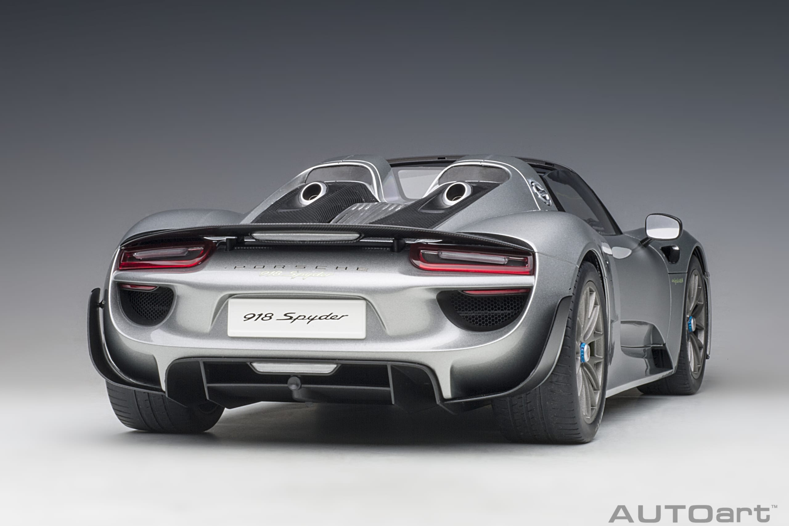 AUTOart Porsche 918 Spyder 2013 1:12 - GT Silver Metallic - Image 3