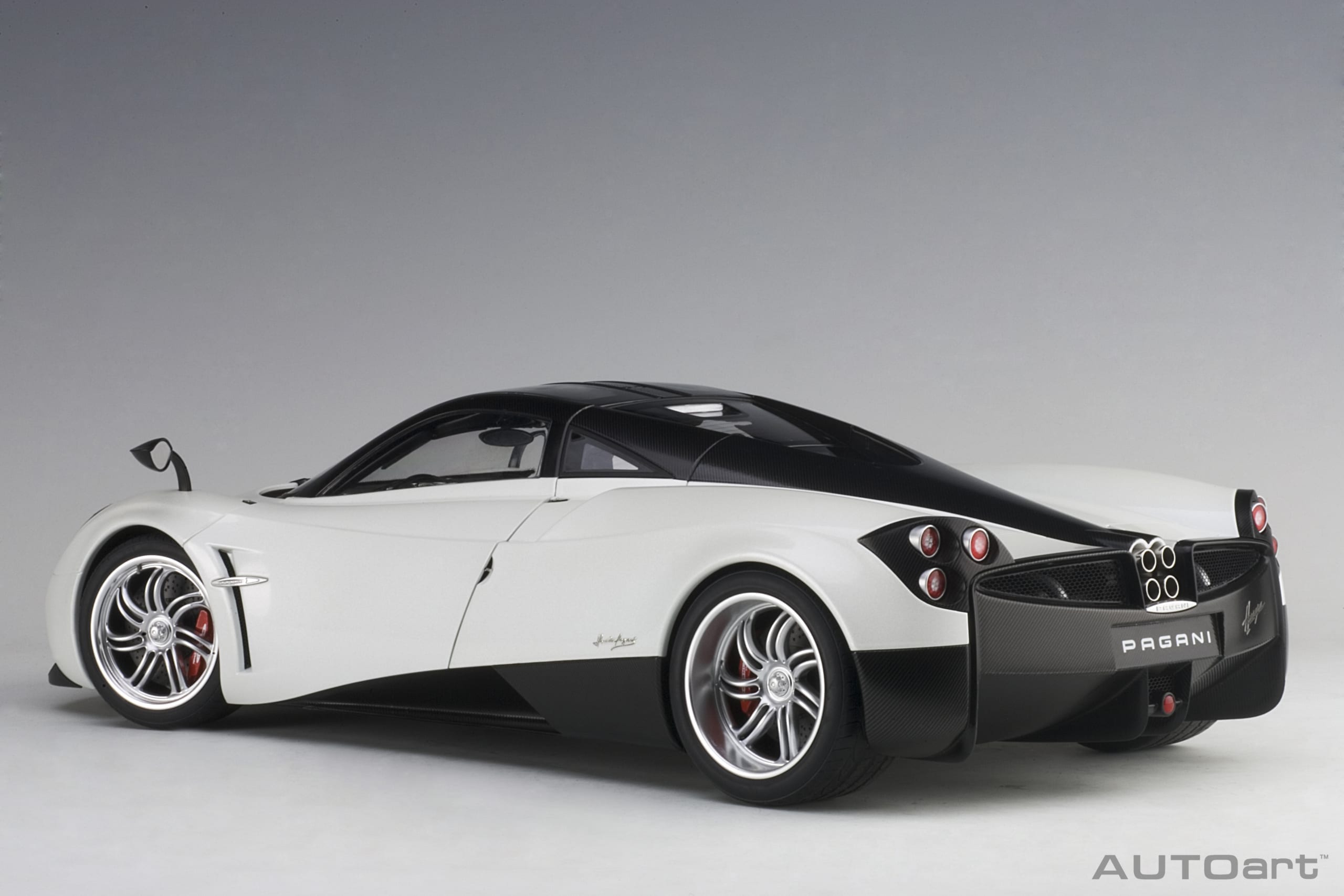 AUTOart Pagani Huayra 1:12 - White - Image 2