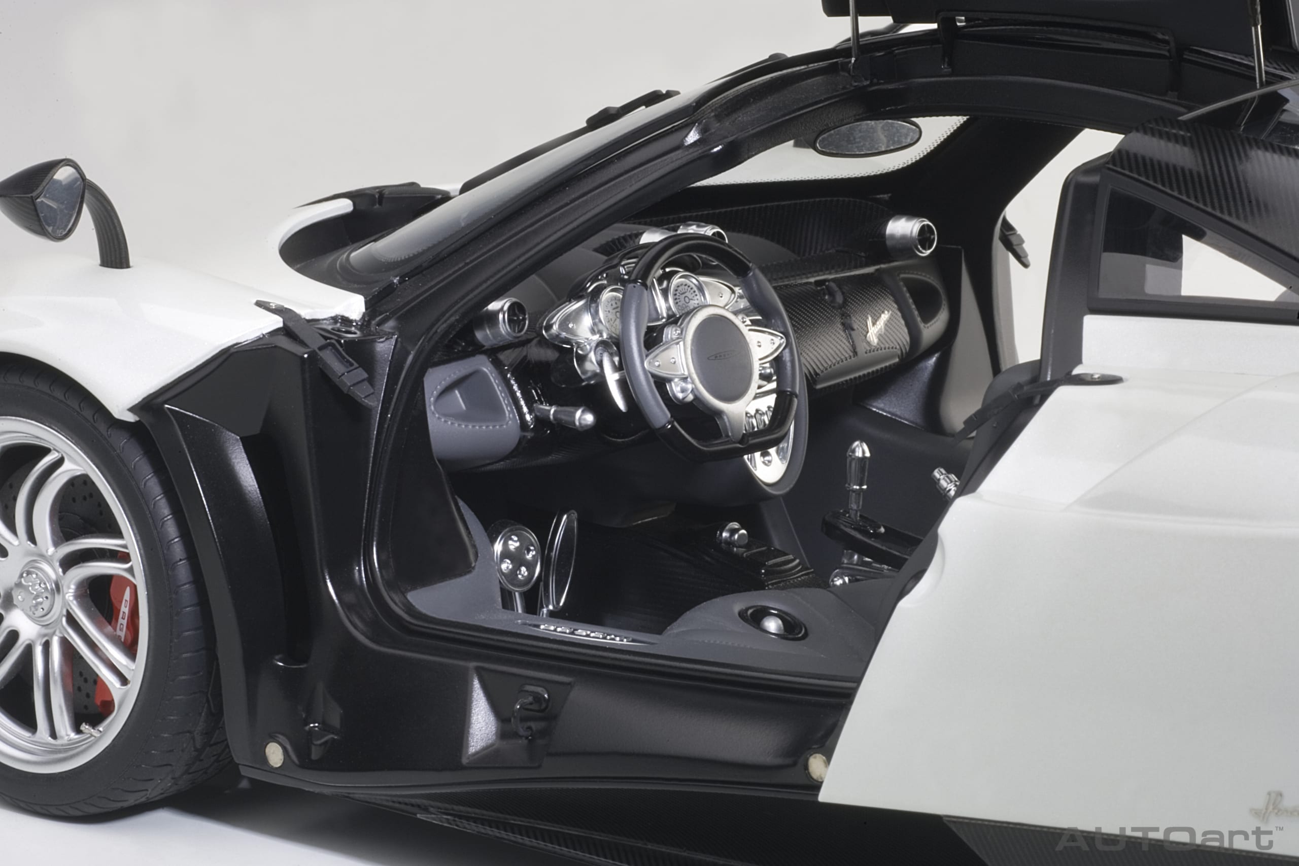 AUTOart Pagani Huayra 1:12 - White - Image 9