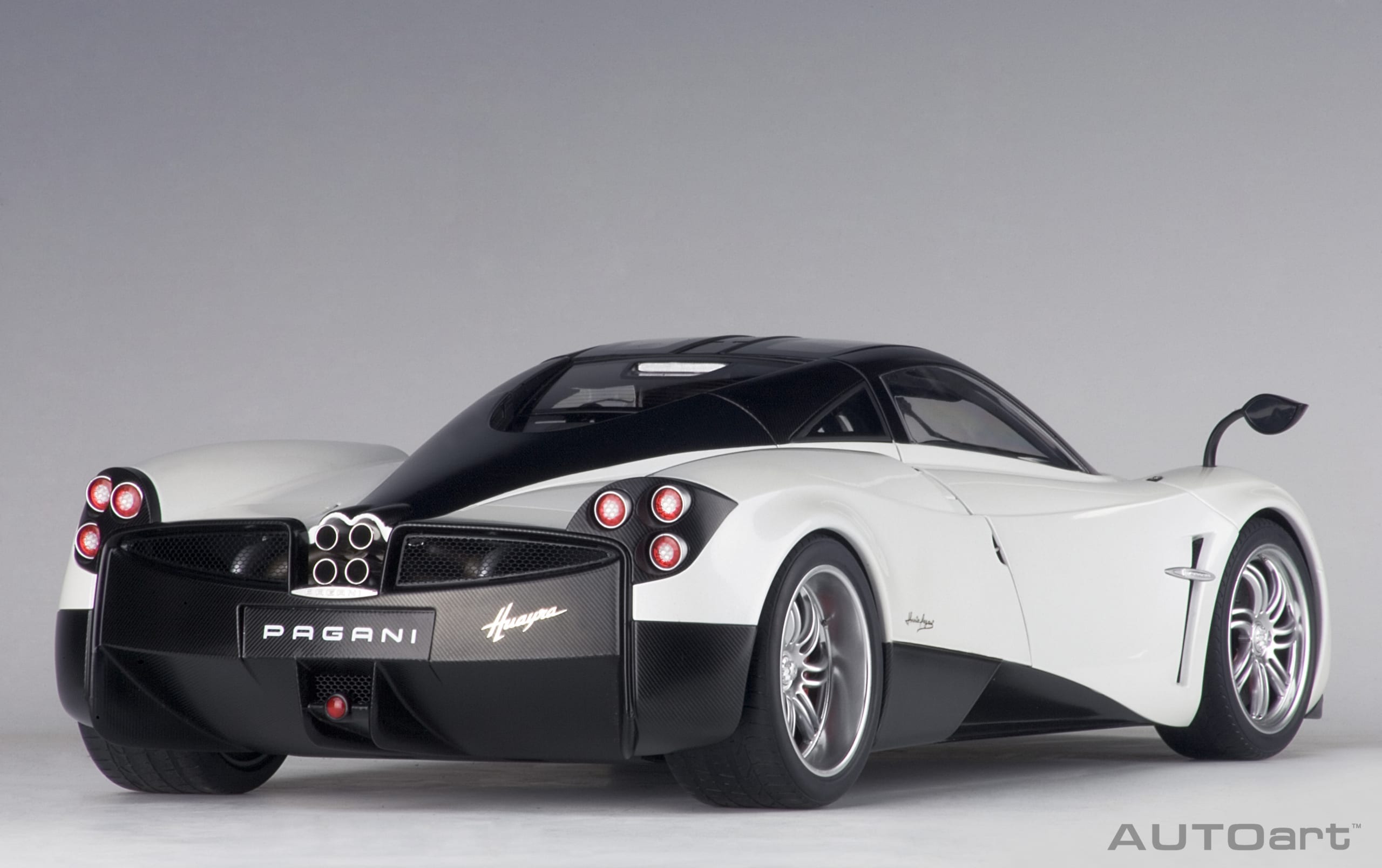 AUTOart Pagani Huayra 1:12 - White - Image 17