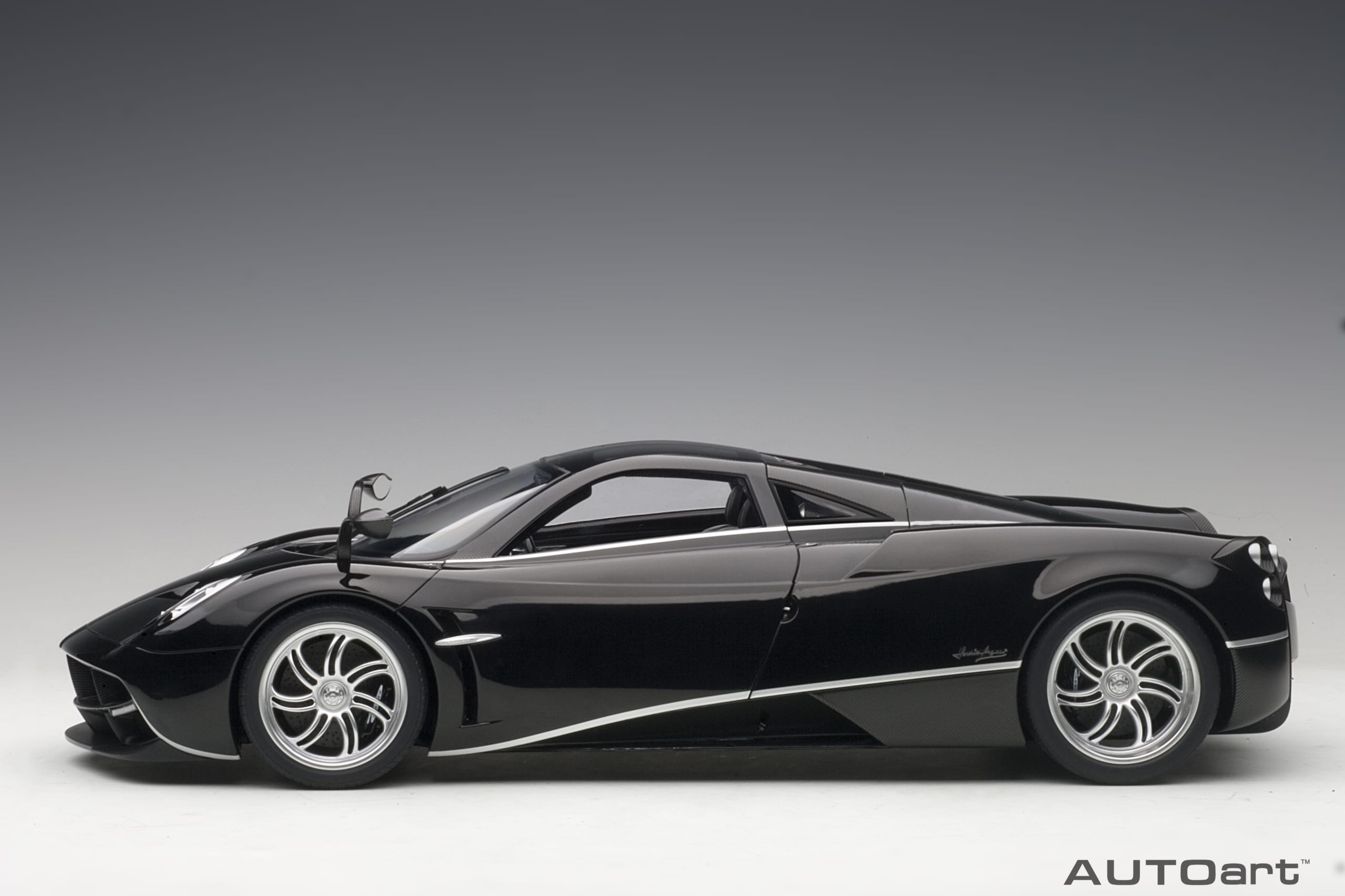 AUTOart Pagani Huayra 1:12 - Glossy Black - Image 3