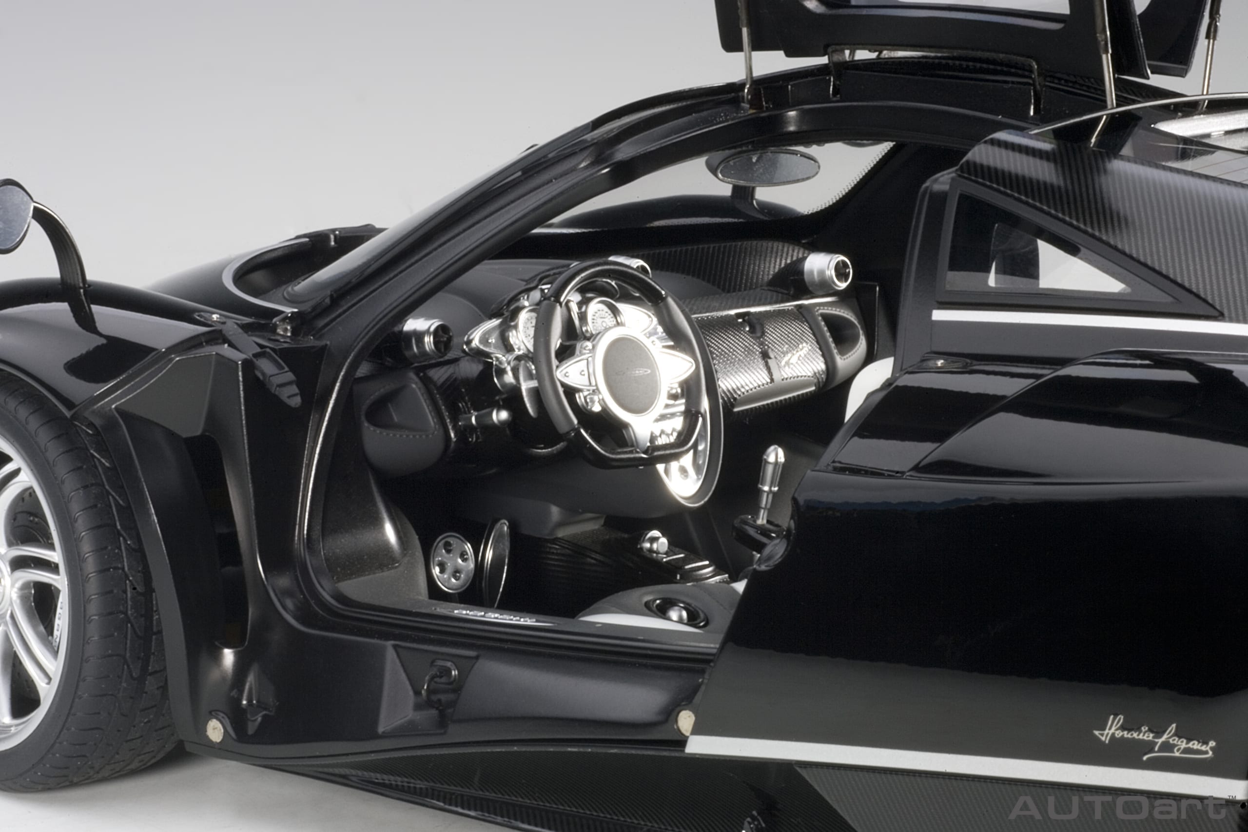 AUTOart Pagani Huayra 1:12 - Glossy Black - Image 9