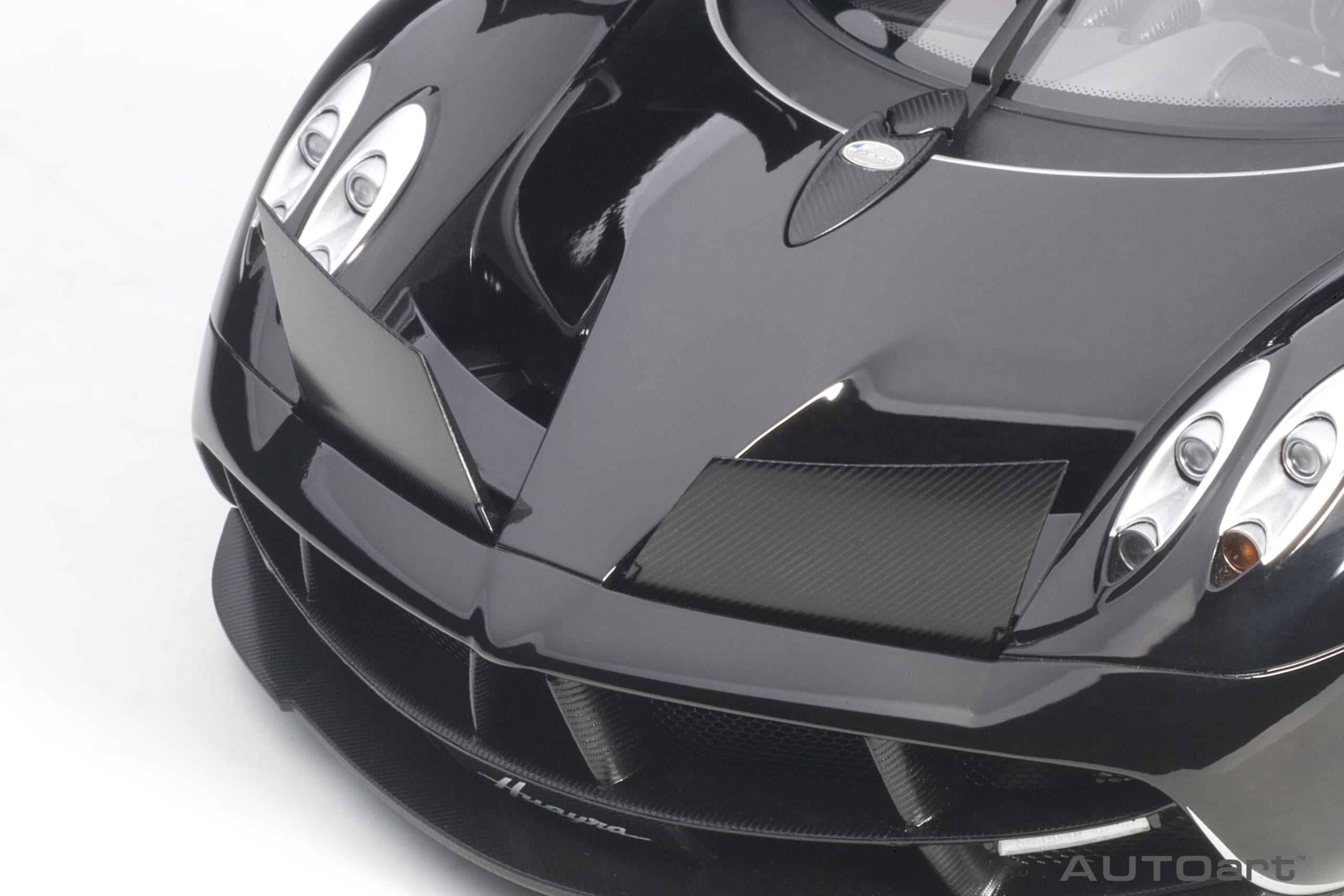 AUTOart Pagani Huayra 1:12 - Glossy Black - Image 11