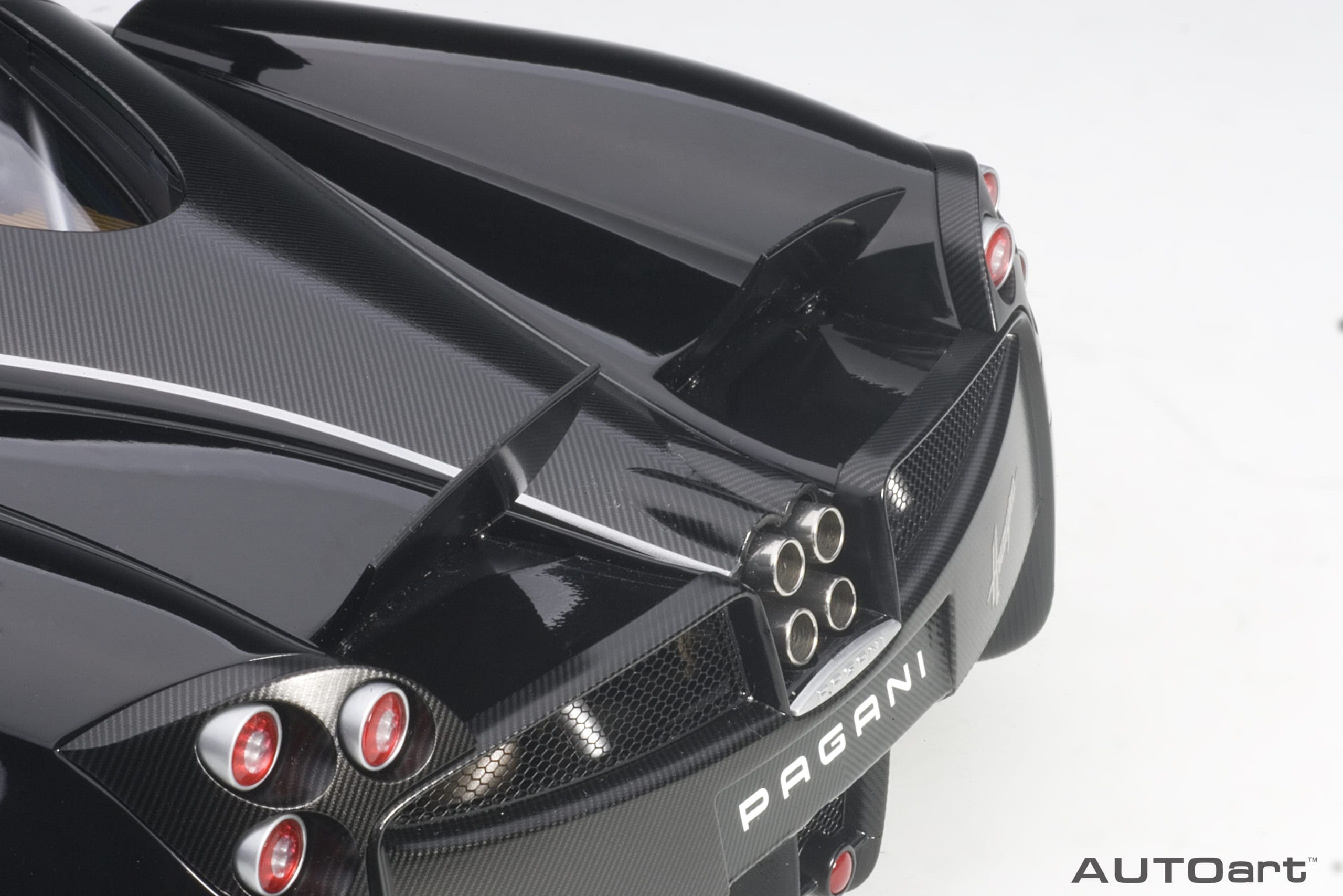 AUTOart Pagani Huayra 1:12 - Glossy Black - Image 12