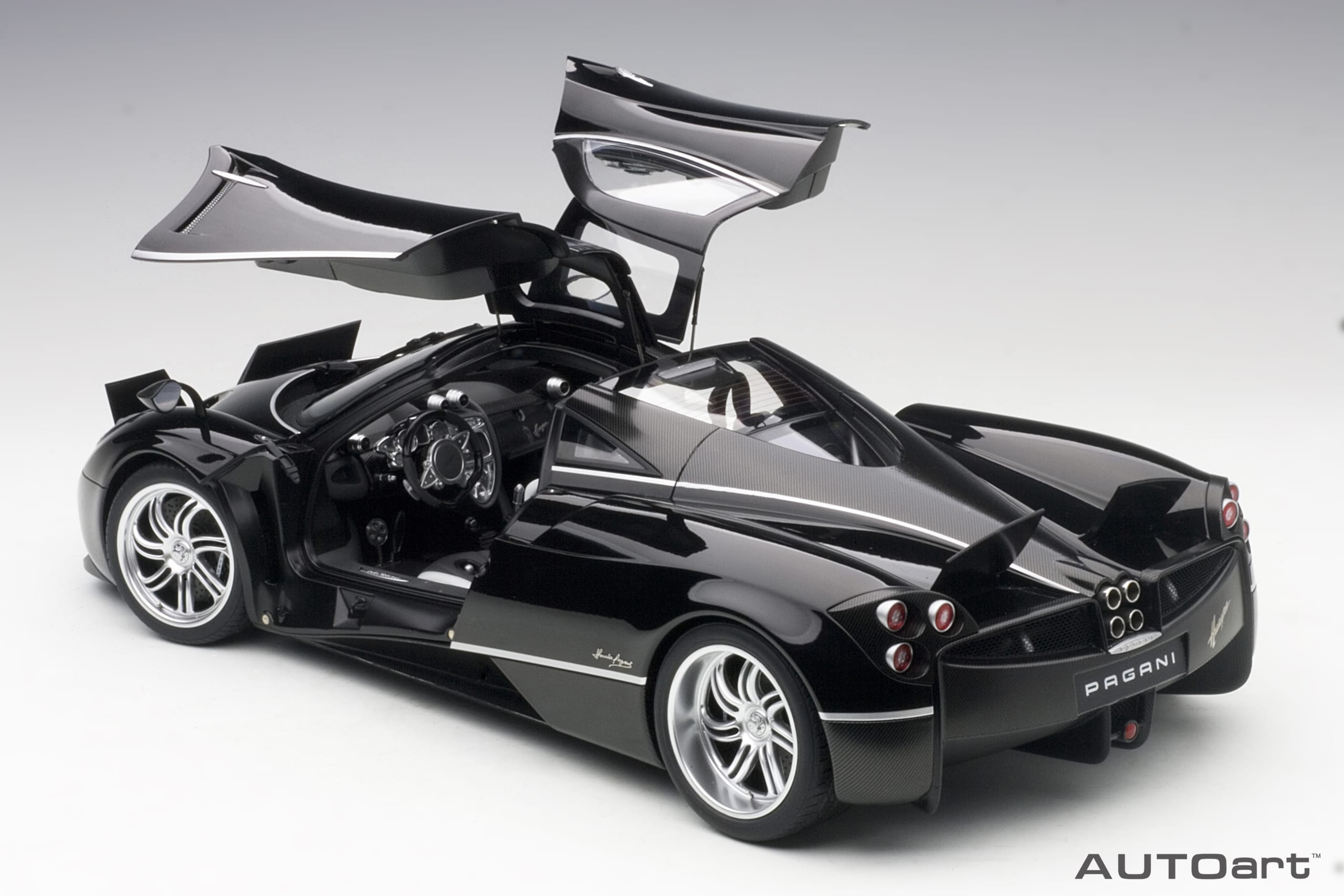 AUTOart Pagani Huayra 1:12 - Glossy Black - Image 13