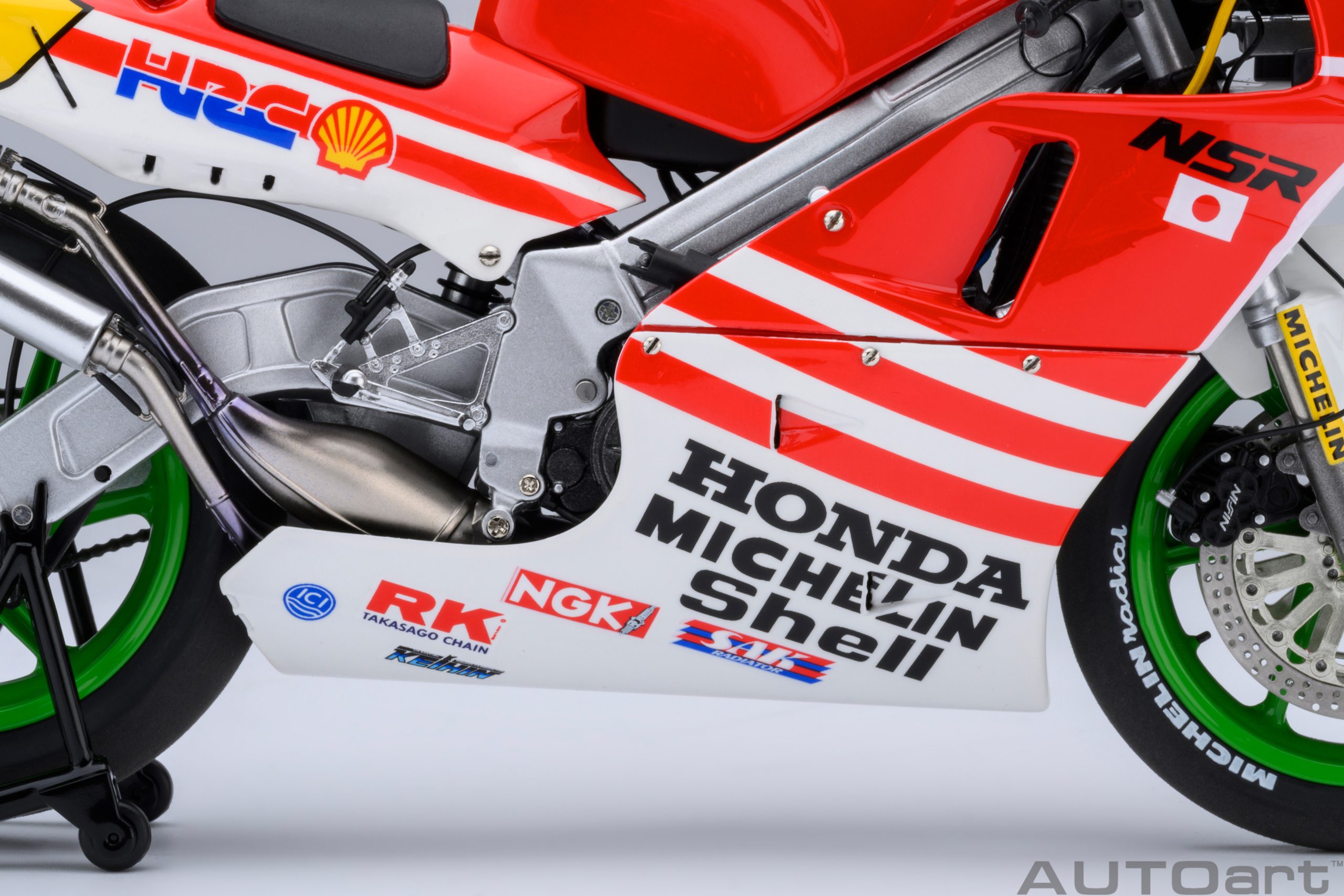 AUTOart Honda NSR 500 1989 WGP500 Baribari Densetsu Version #56 1:12 - Image 13