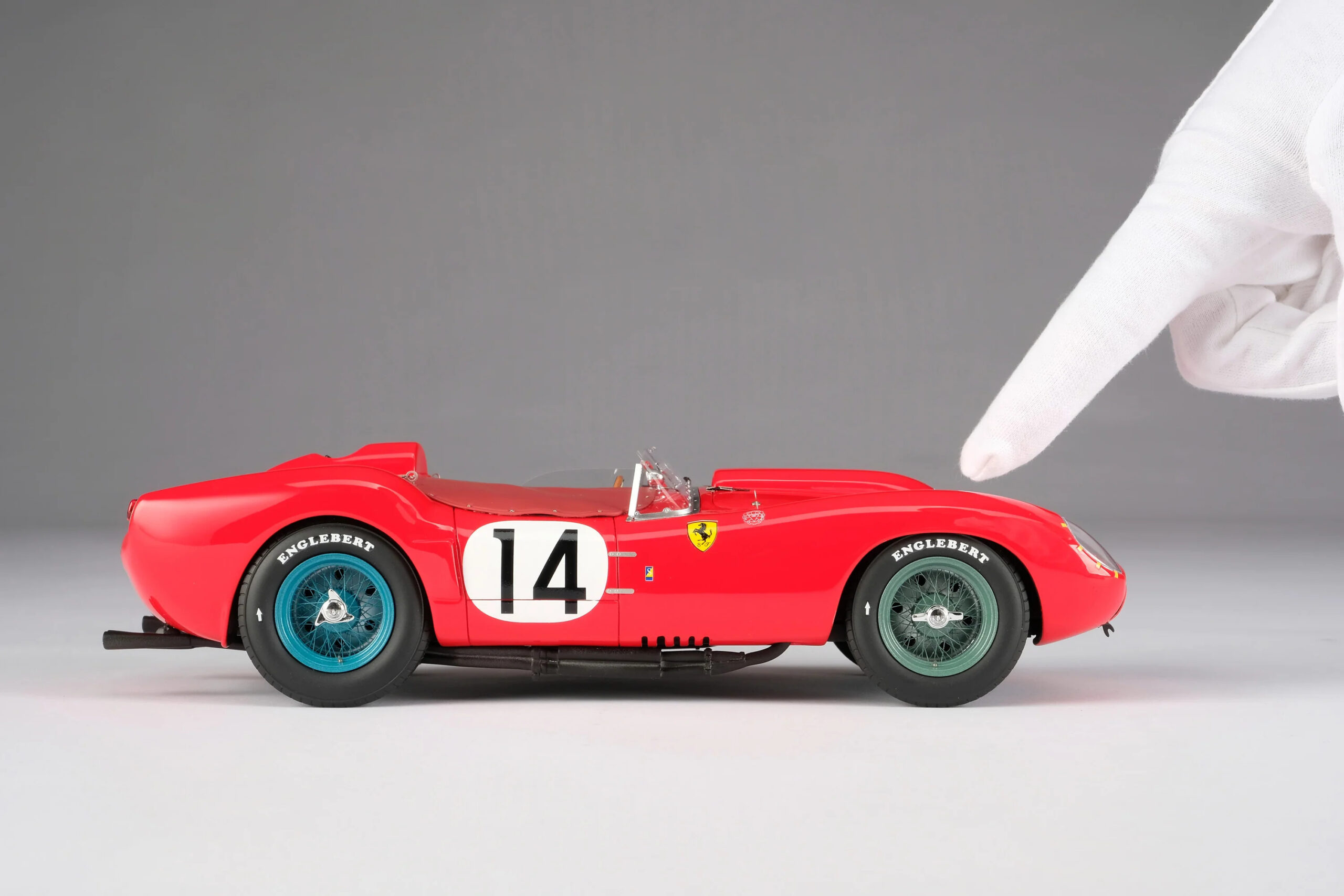 Amalgam Ferrari 250 TR - Le-Mans-Sieger 1958 1/18