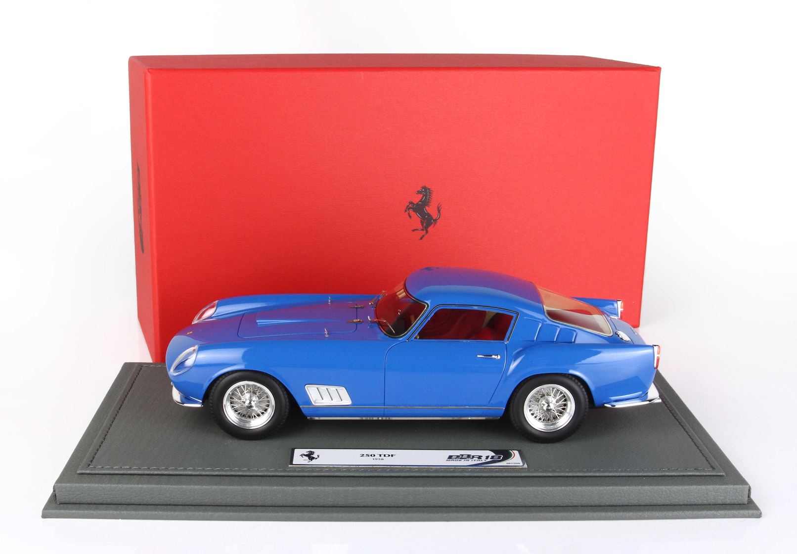 BBR Ferrari 250 TDF 1958 Faro carenato | 1:18 - Imagen 16