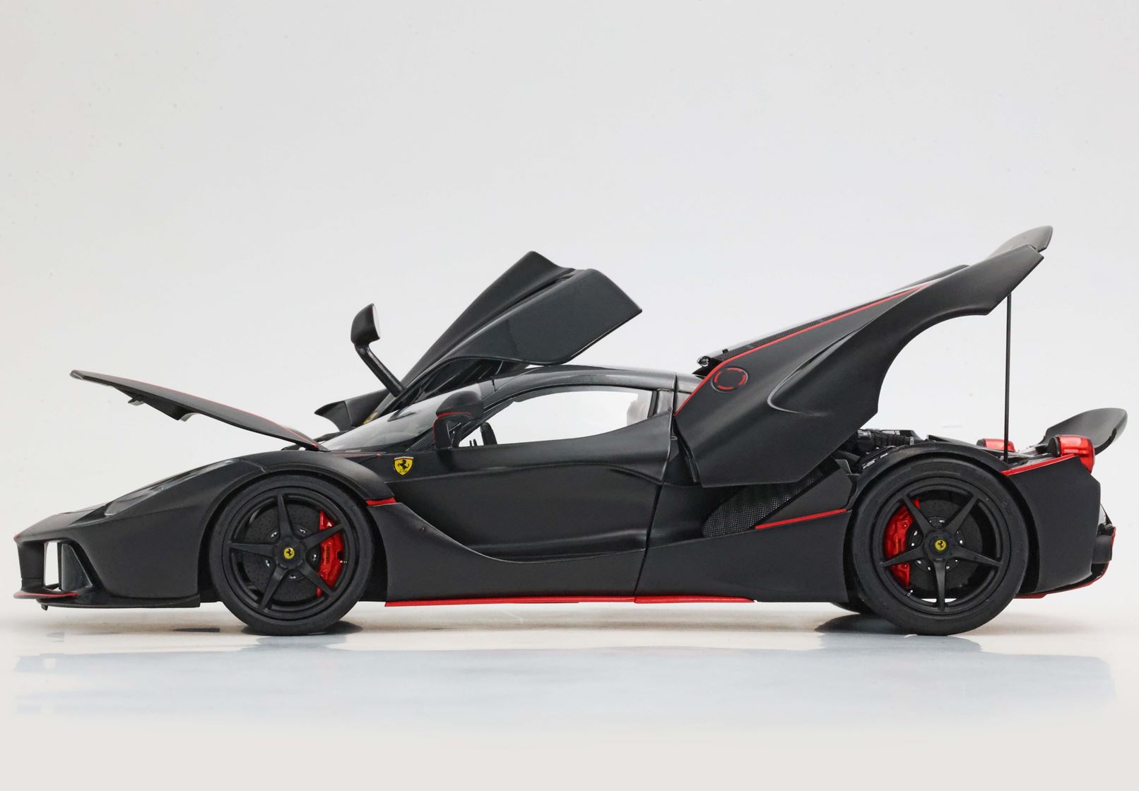 BBR Ferrari LaFerrari Fernando Alonso - Matt Black with Red Stripes | 1:18 - Image 3
