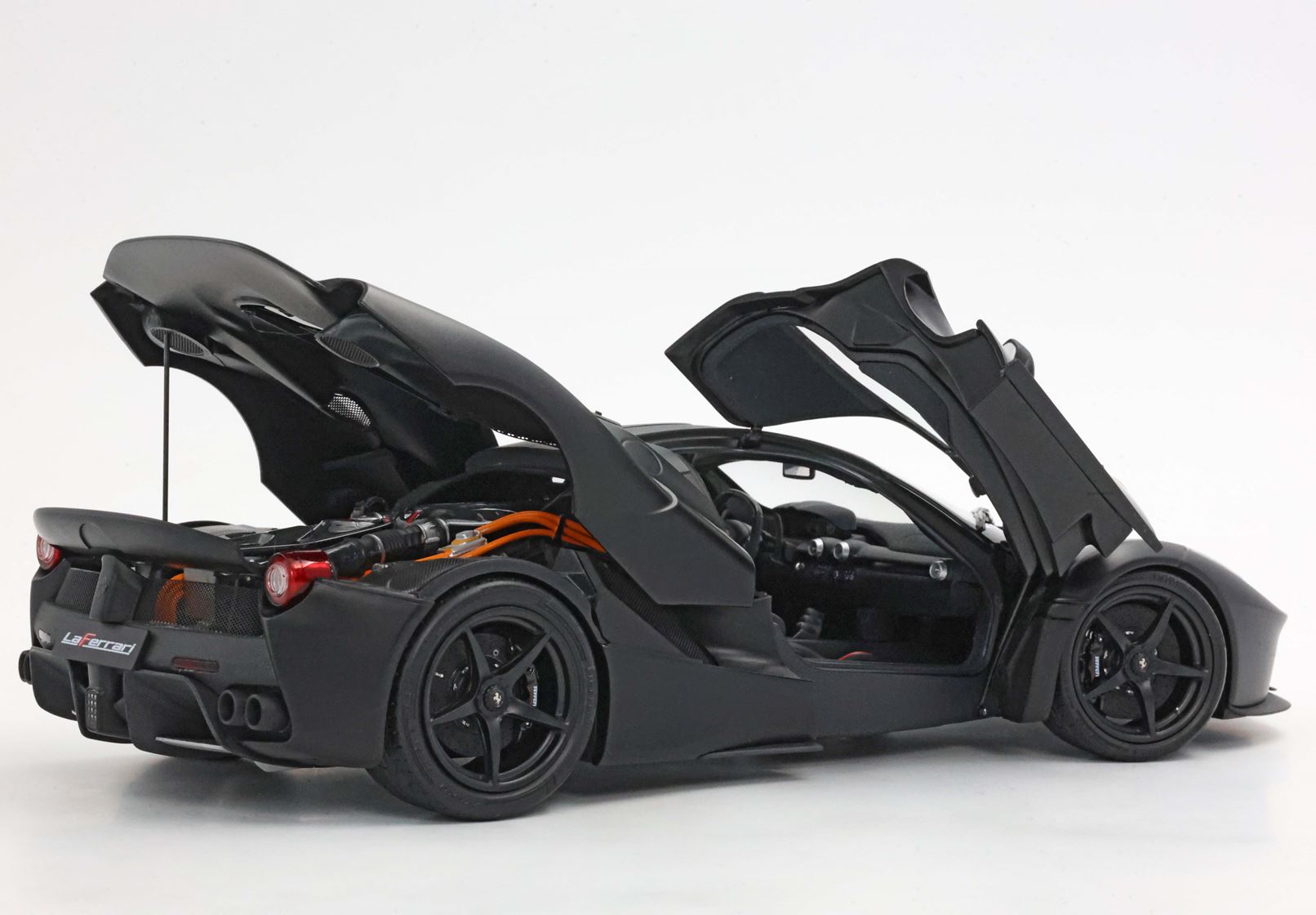 BBR Ferrari LaFerrari 2012 - Matte Black with Matte Carbon Roof | 1:18 - Imagen 4