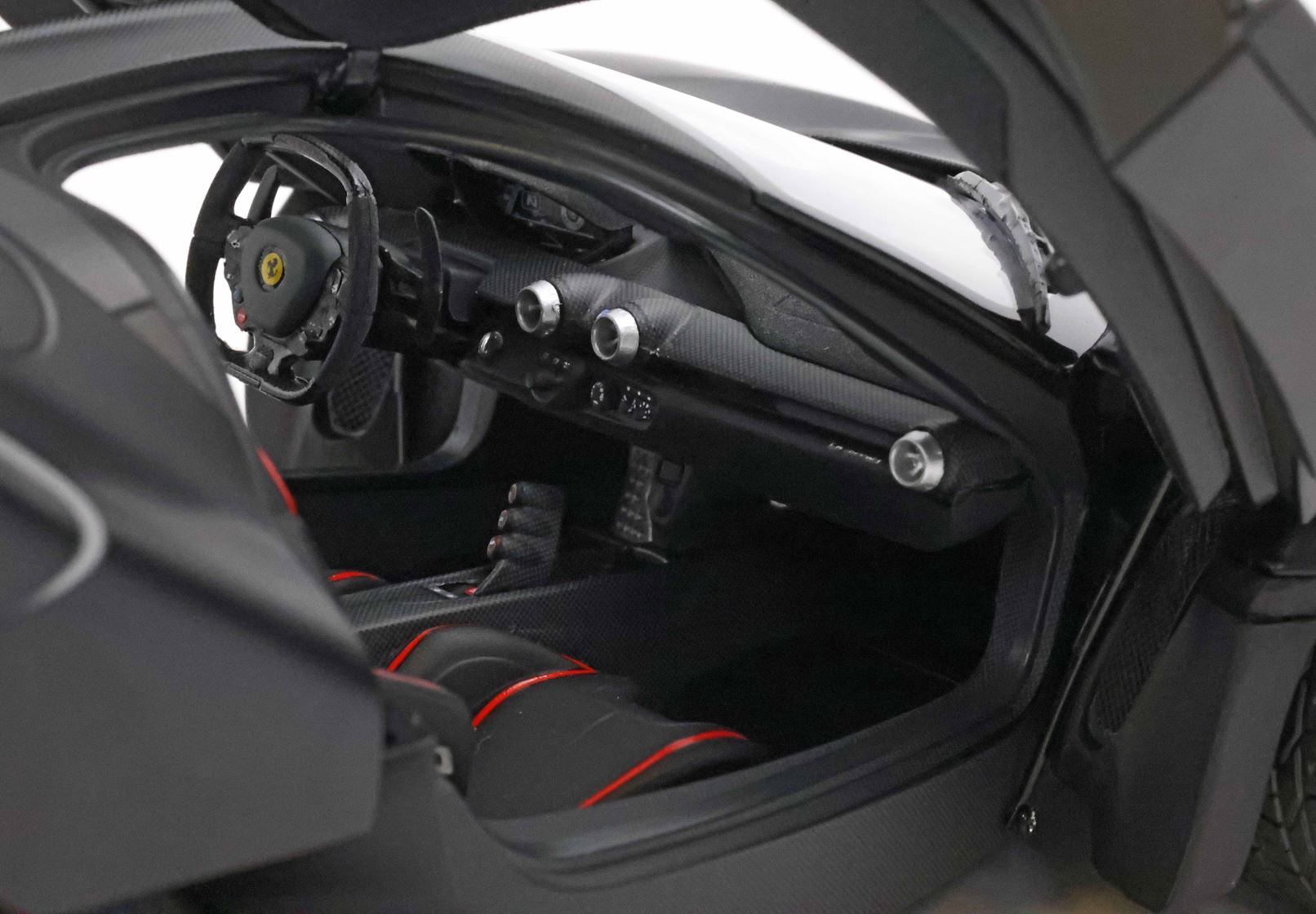 BBR Ferrari LaFerrari 2012 - Matte Black with Matte Carbon Roof | 1:18 - Imagen 7