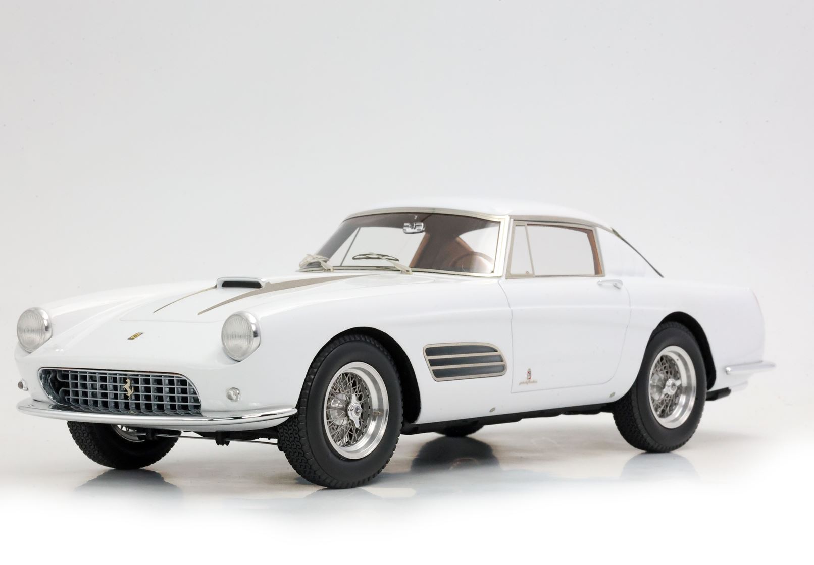 BBR Ferrari 410 Superamerica Serie III SN 1477 SA - White | 1:18 - Imagen 4