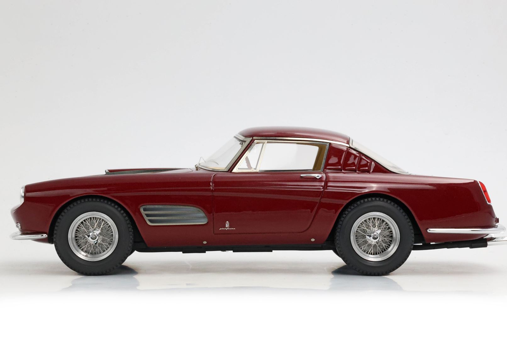 BBR Ferrari 410 Superamerica Serie III SN 1495 SA - Ruby Red | 1:18 - Image 5