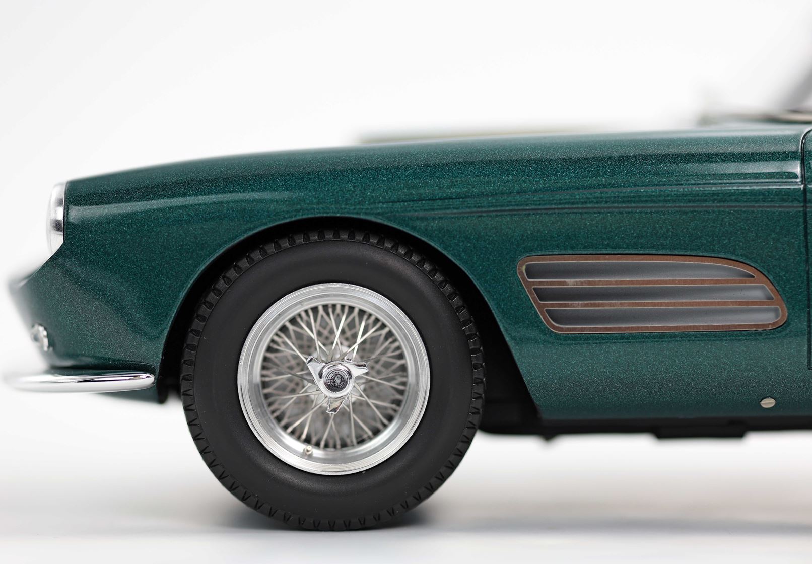 BBR Ferrari 410 Superamerica Serie III SN 1477 SA - Pine Green Metallic | 1:18 - Imagen 6