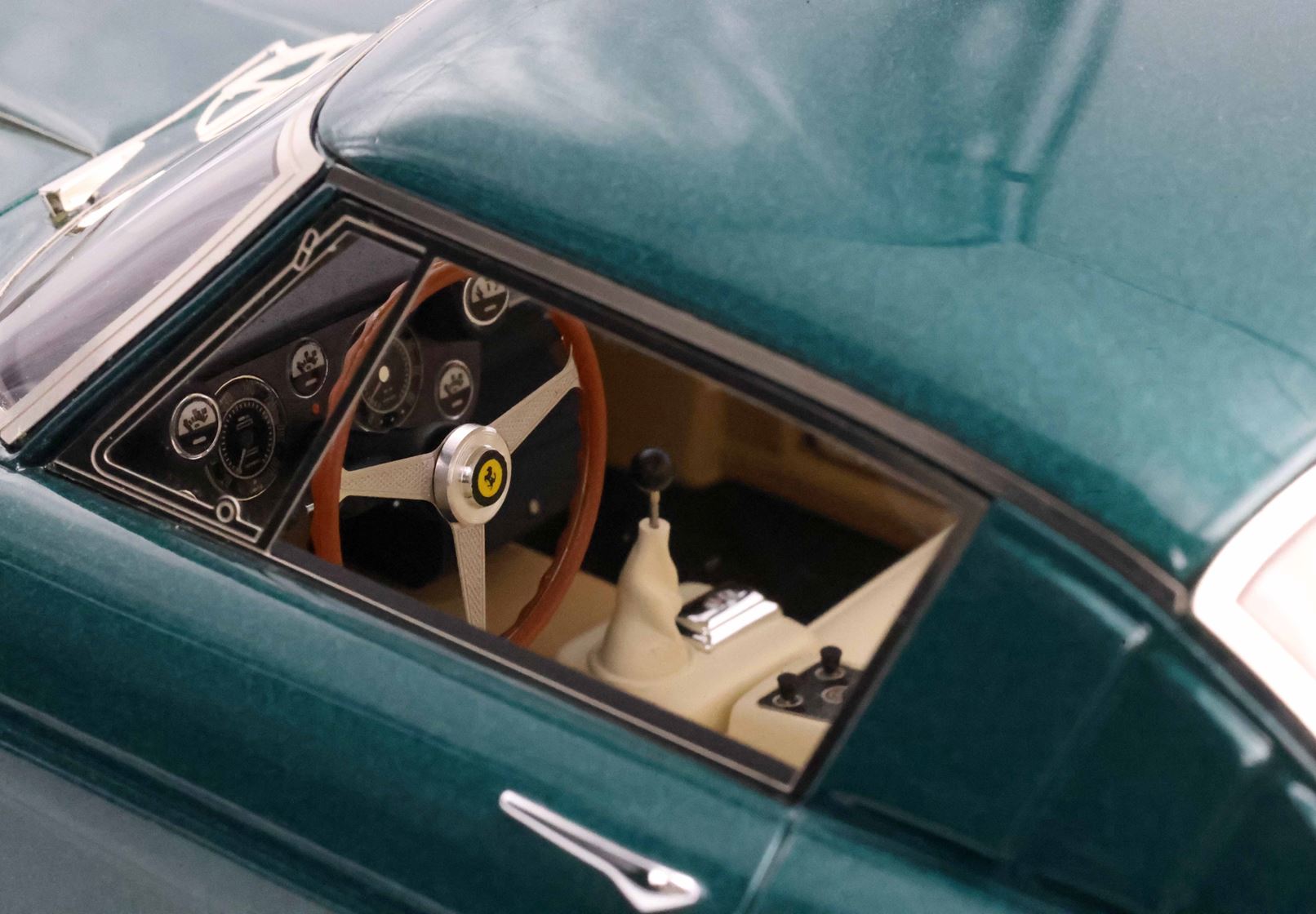 BBR Ferrari 410 Superamerica Serie III SN 1477 SA - Pine Green Metallic | 1:18 - Imagen 7