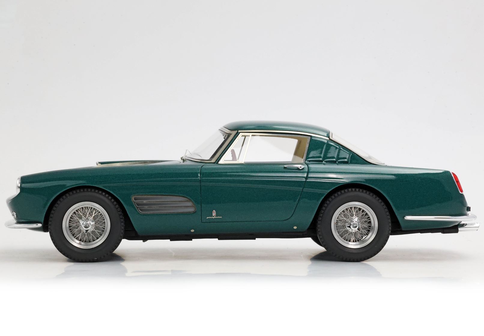 BBR Ferrari 410 Superamerica Serie III SN 1477 SA - Pine Green Metallic | 1:18 - Imagen 3