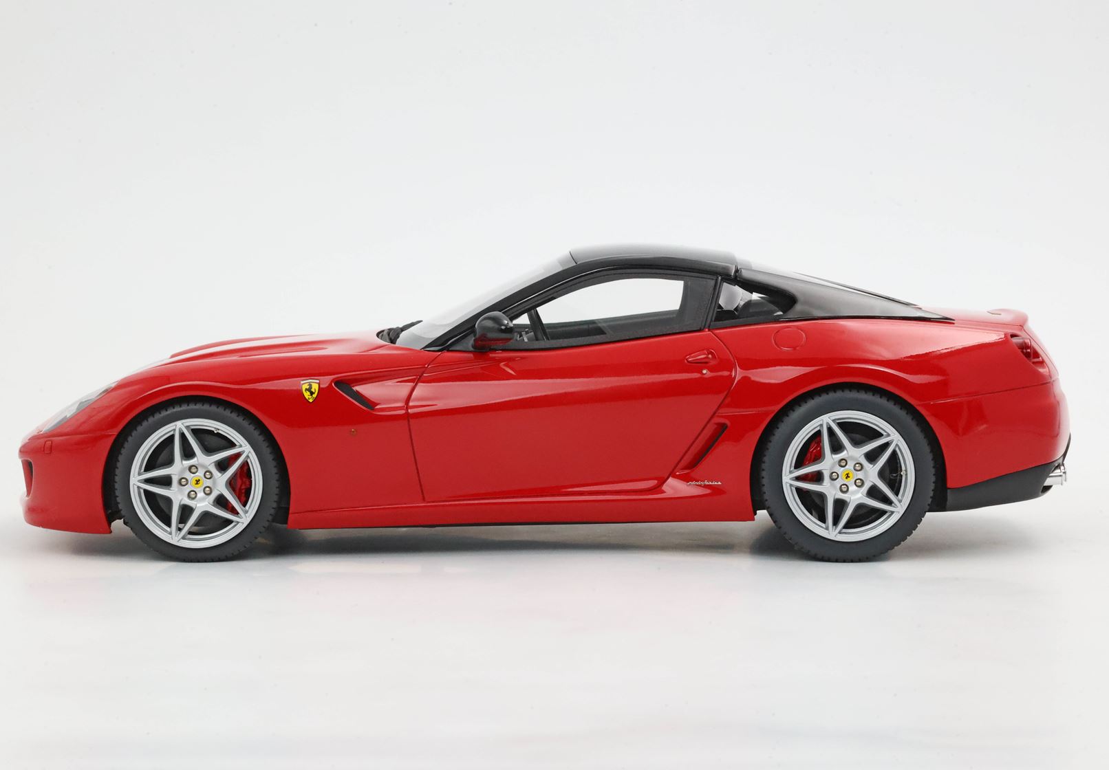 BBR Ferrari 599 GTB Fiorano 2006 Automatic Gearbox - Rosso Corsa / Black Roof | 1:18 - Imagen 4