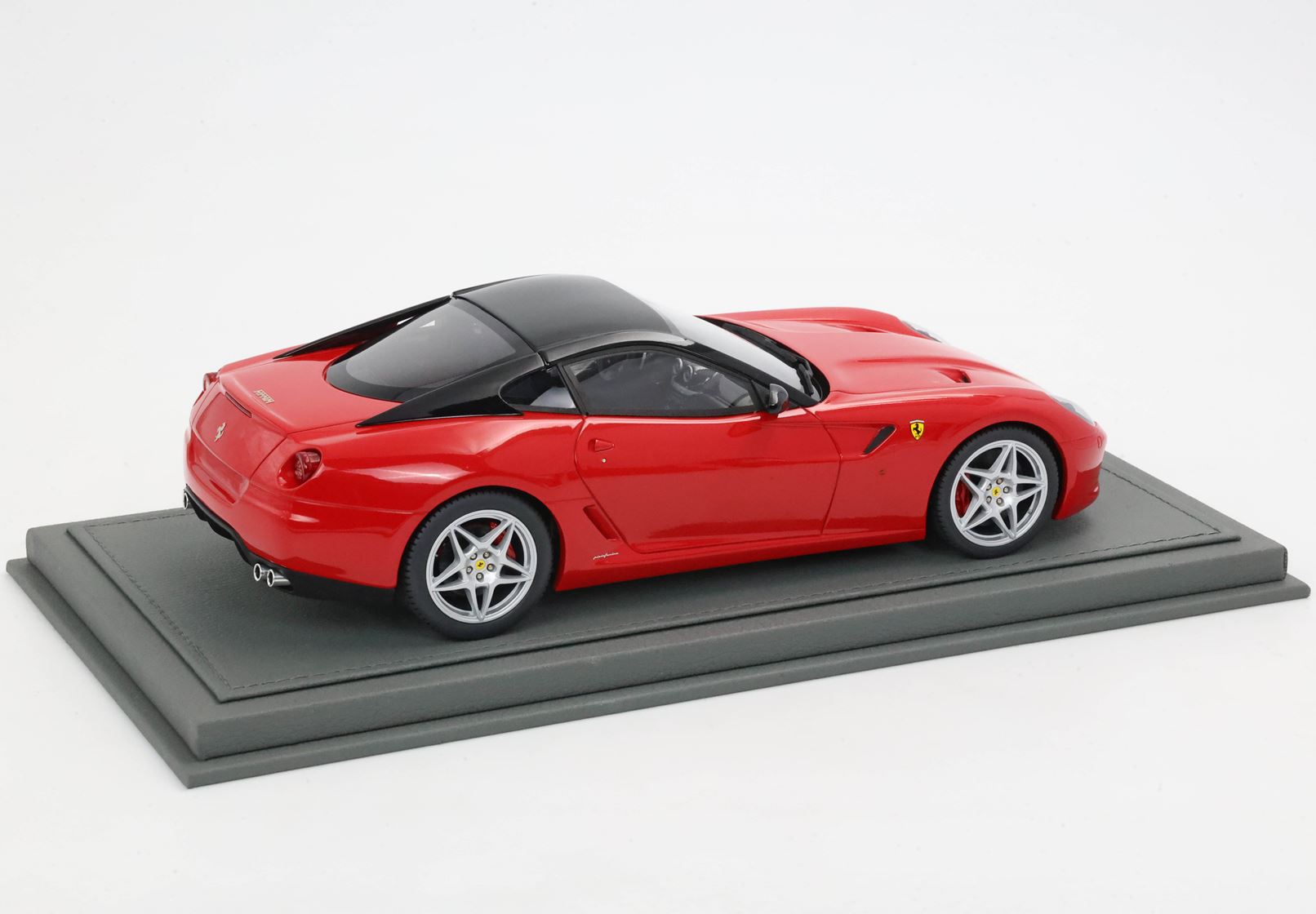 BBR Ferrari 599 GTB Fiorano 2006 Automatic Gearbox - Rosso Corsa / Black Roof | 1:18 - Imagen 2