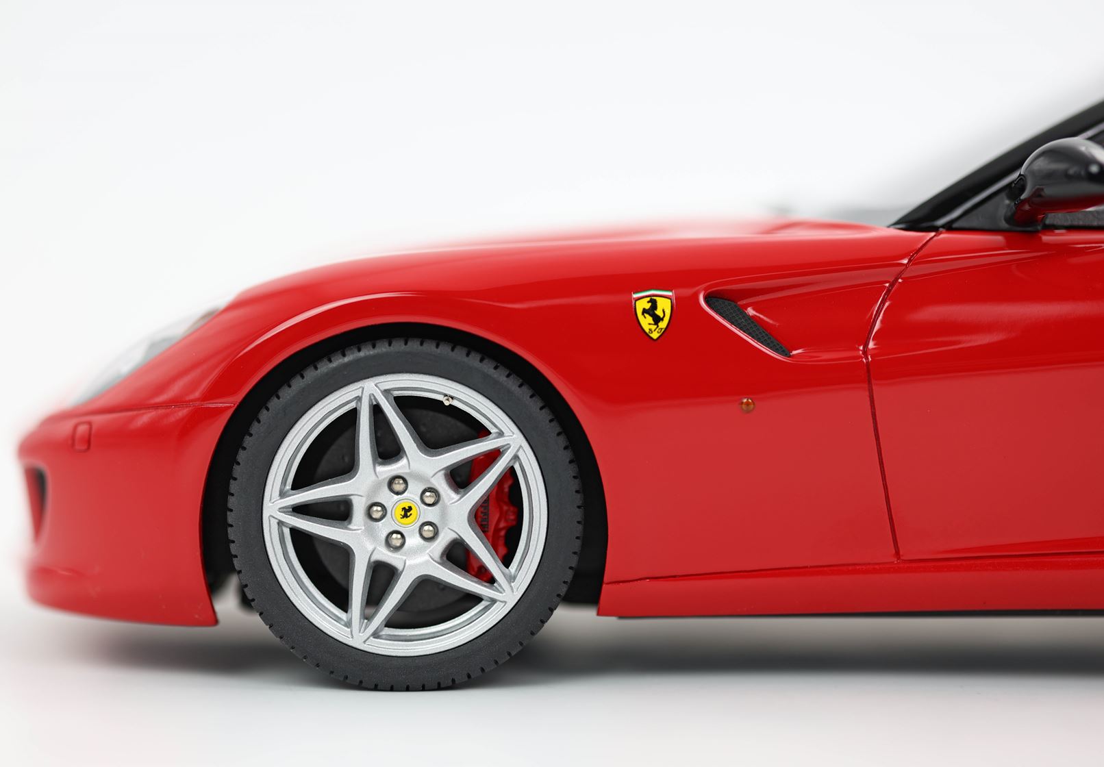 BBR Ferrari 599 GTB Fiorano 2006 Automatic Gearbox - Rosso Corsa / Black Roof | 1:18 - Imagen 8