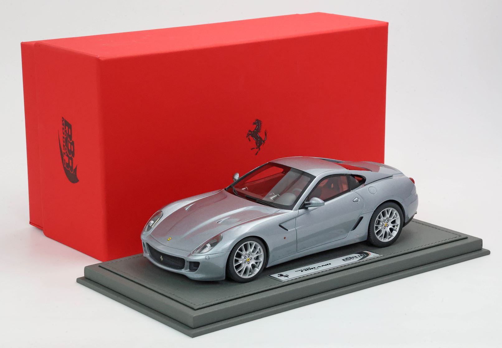 BBR Ferrari 599 GTB Fiorano 2006 - Titanium Grey | 1:18 - Imagen 9