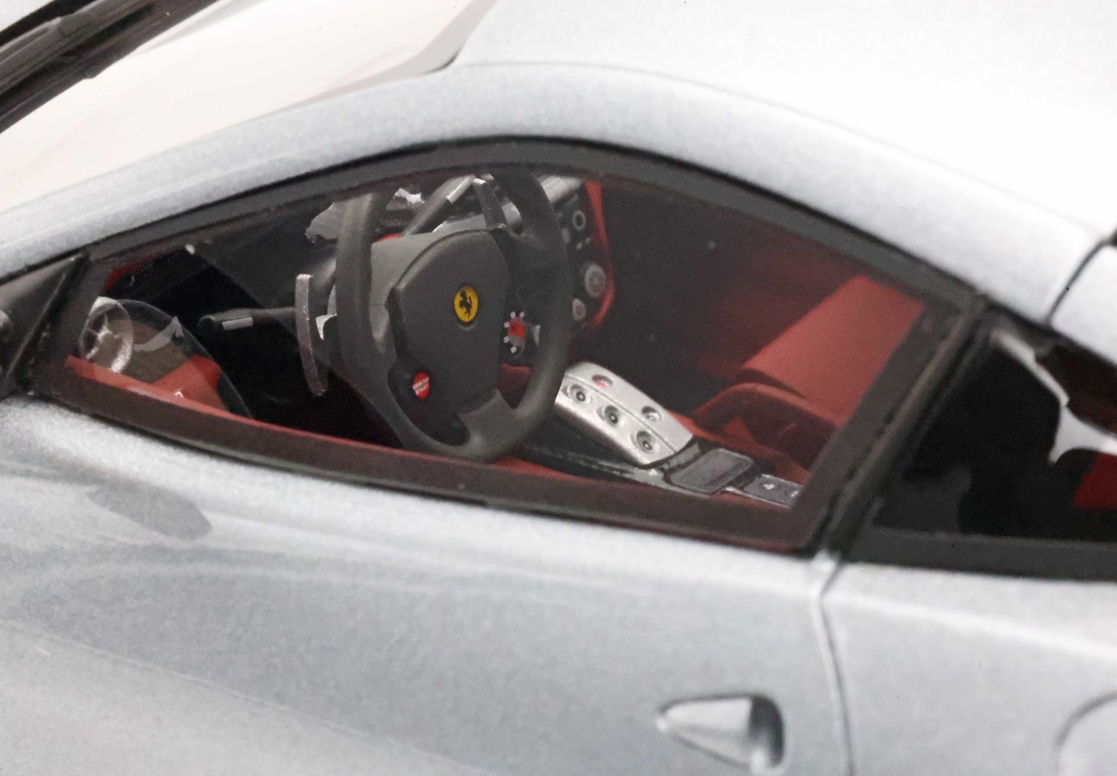 BBR Ferrari 599 GTB Fiorano 2006 - Titanium Grey | 1:18 - Imagen 7
