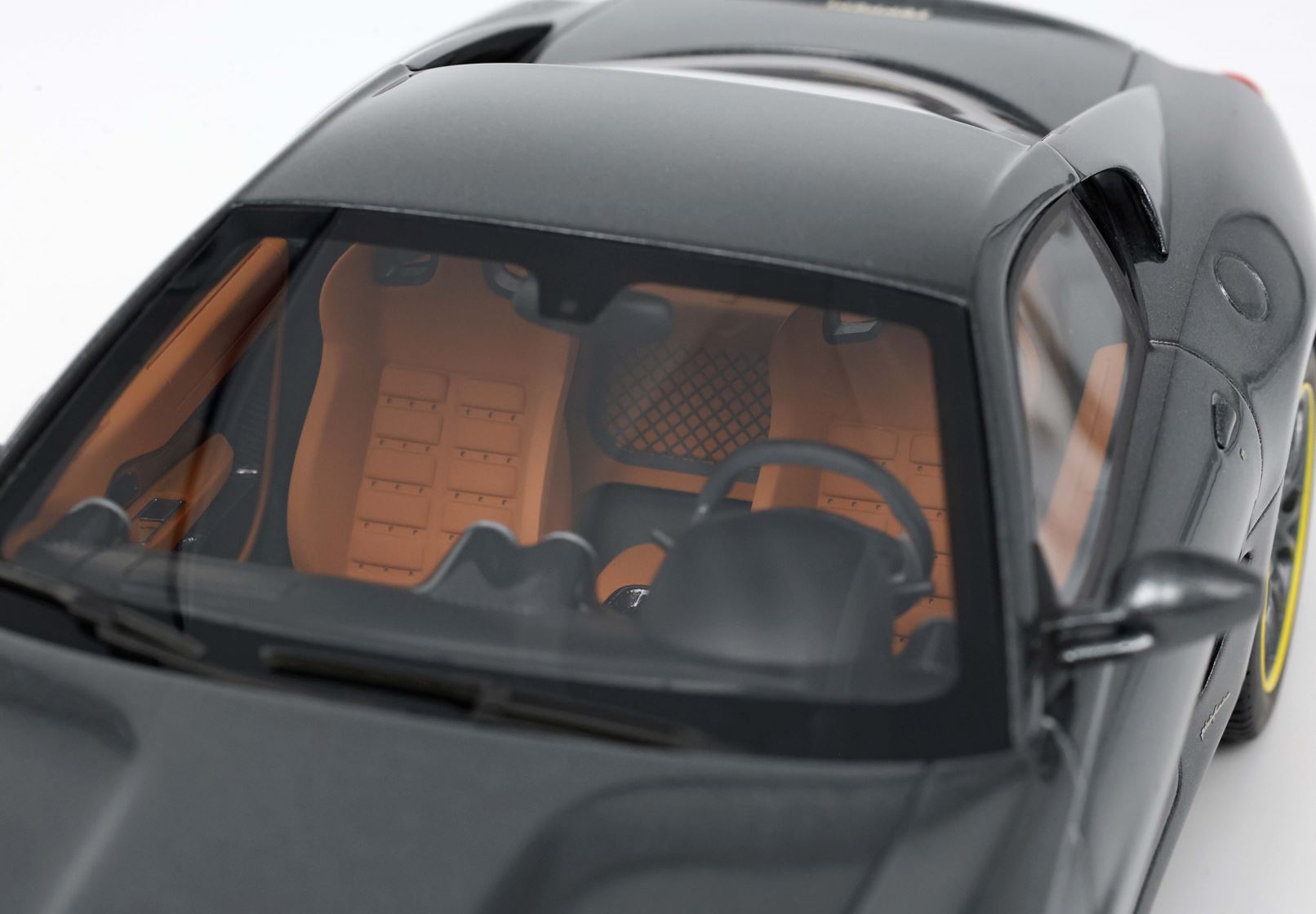BBR Ferrari 599 GTB Fiorano 2006 - Silverstone Grey | 1:18 - Imagen 3