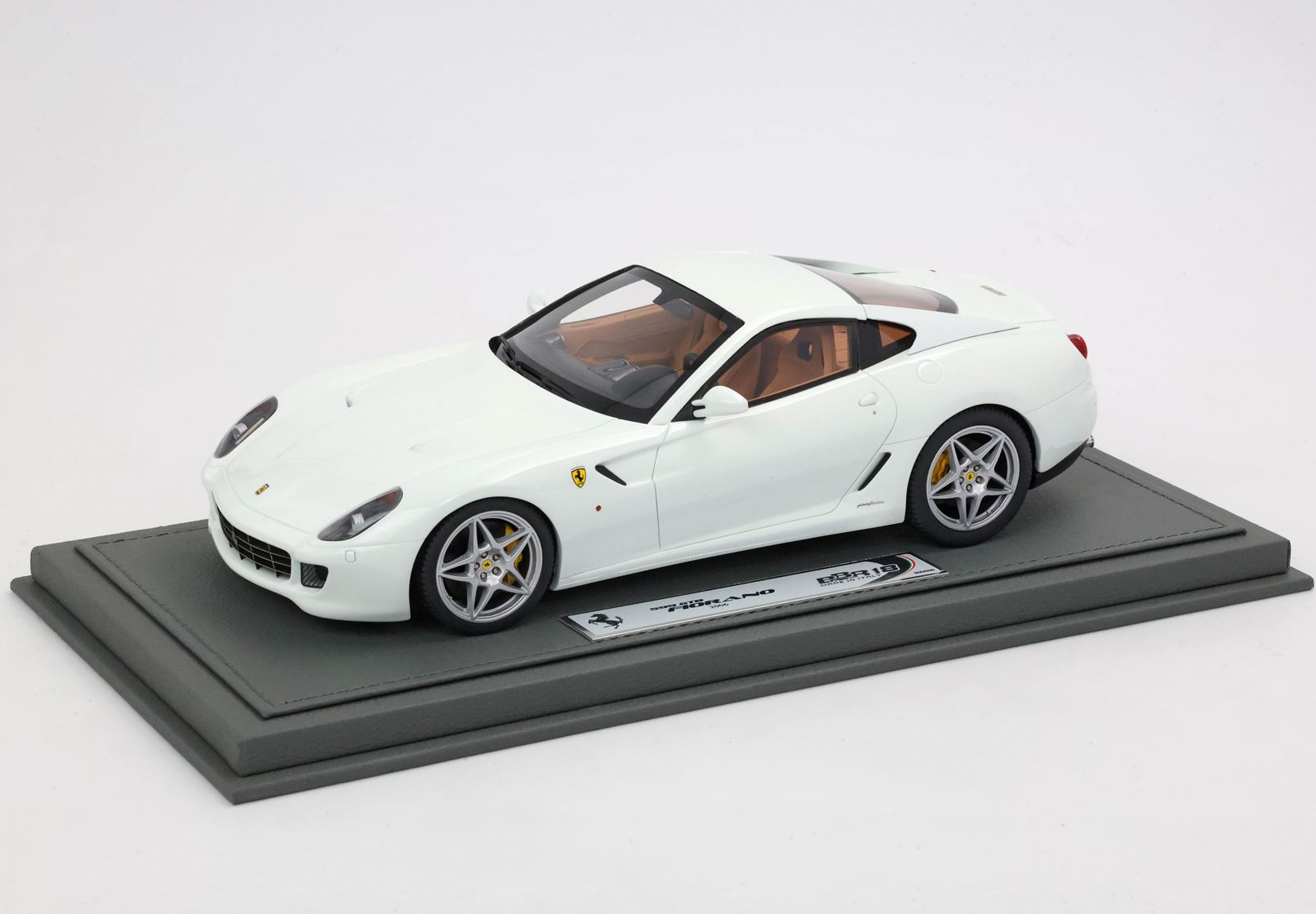 BBR Ferrari 599 GTB Fiorano 2006 - Blanco Avus | 1:18