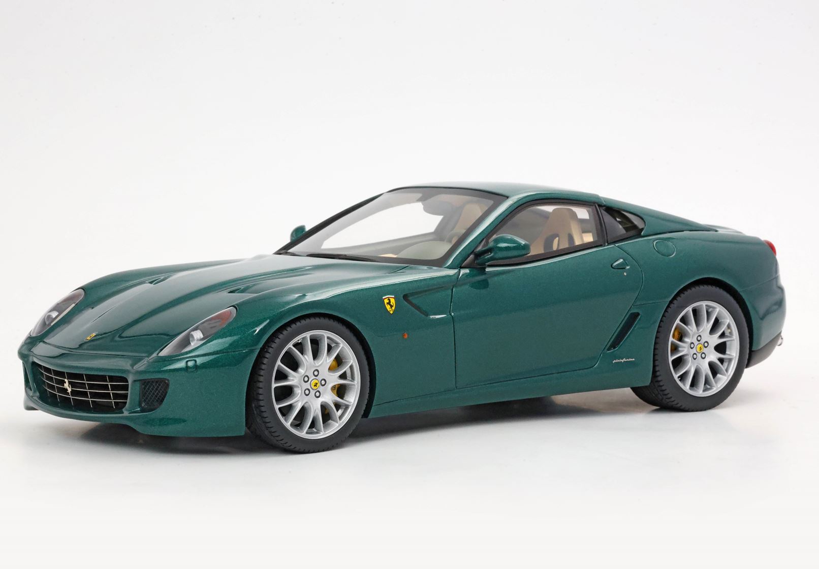 BBR Ferrari 599 GTB Fiorano 2006 Tailor Made - Pine Green | 1:18 - Imagen 4