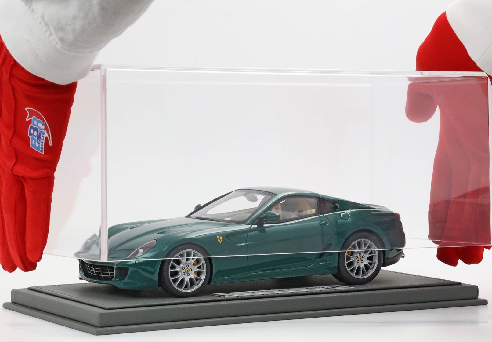 BBR Ferrari 599 GTB Fiorano 2006 Tailor Made - Pine Green | 1:18 - Imagen 3