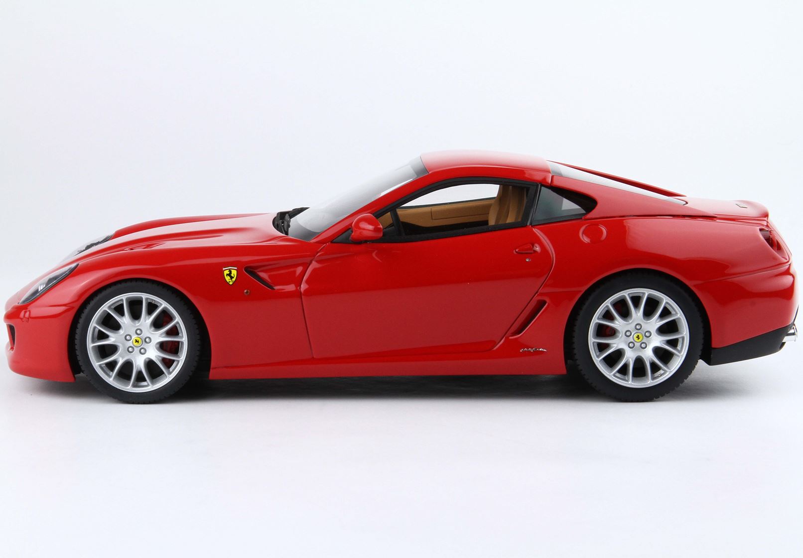 BBR Ferrari 599 GTB Fiorano 2006 Manual Transmission - Red | 1:18 - Imagen 3