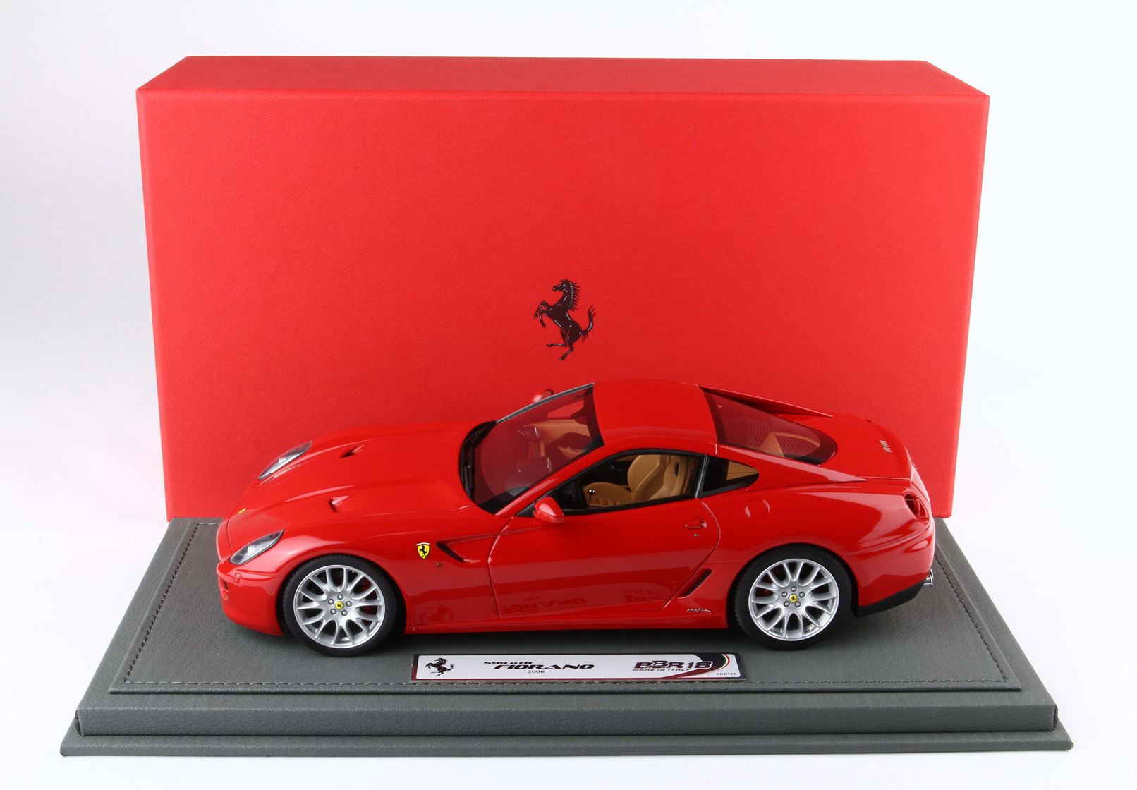 BBR Ferrari 599 GTB Fiorano 2006 Manual Transmission - Red | 1:18 - Imagen 8