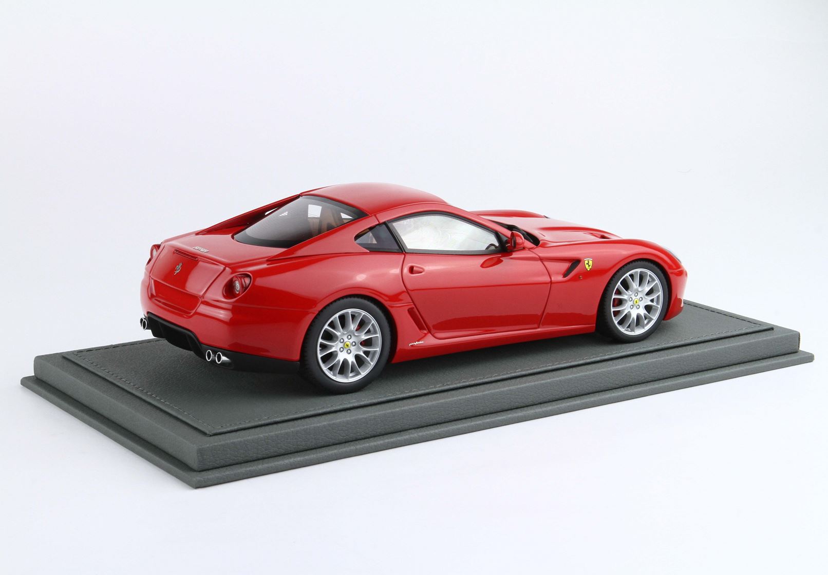 BBR Ferrari 599 GTB Fiorano 2006 Manual Transmission - Red | 1:18 - Imagen 2