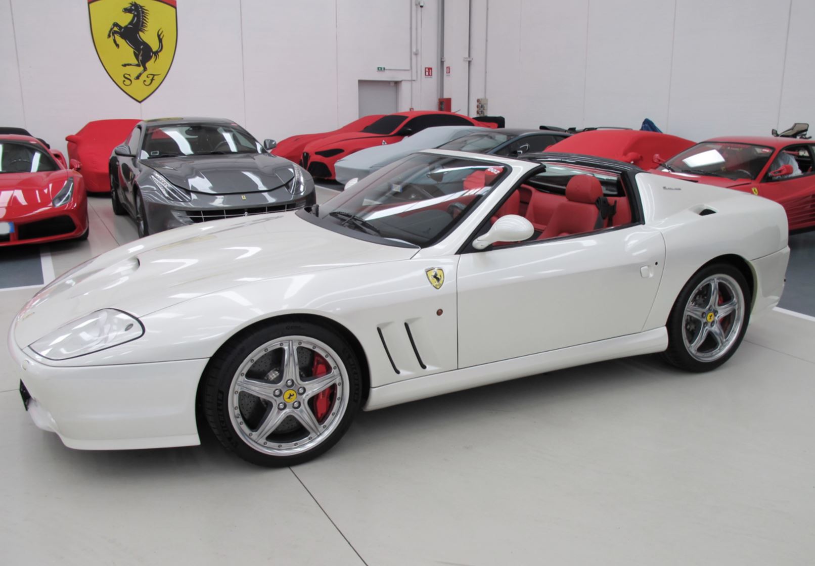 BBR Ferrari 575M Superamerica 2005 - Fuji White | 1:18 - Imagen 2