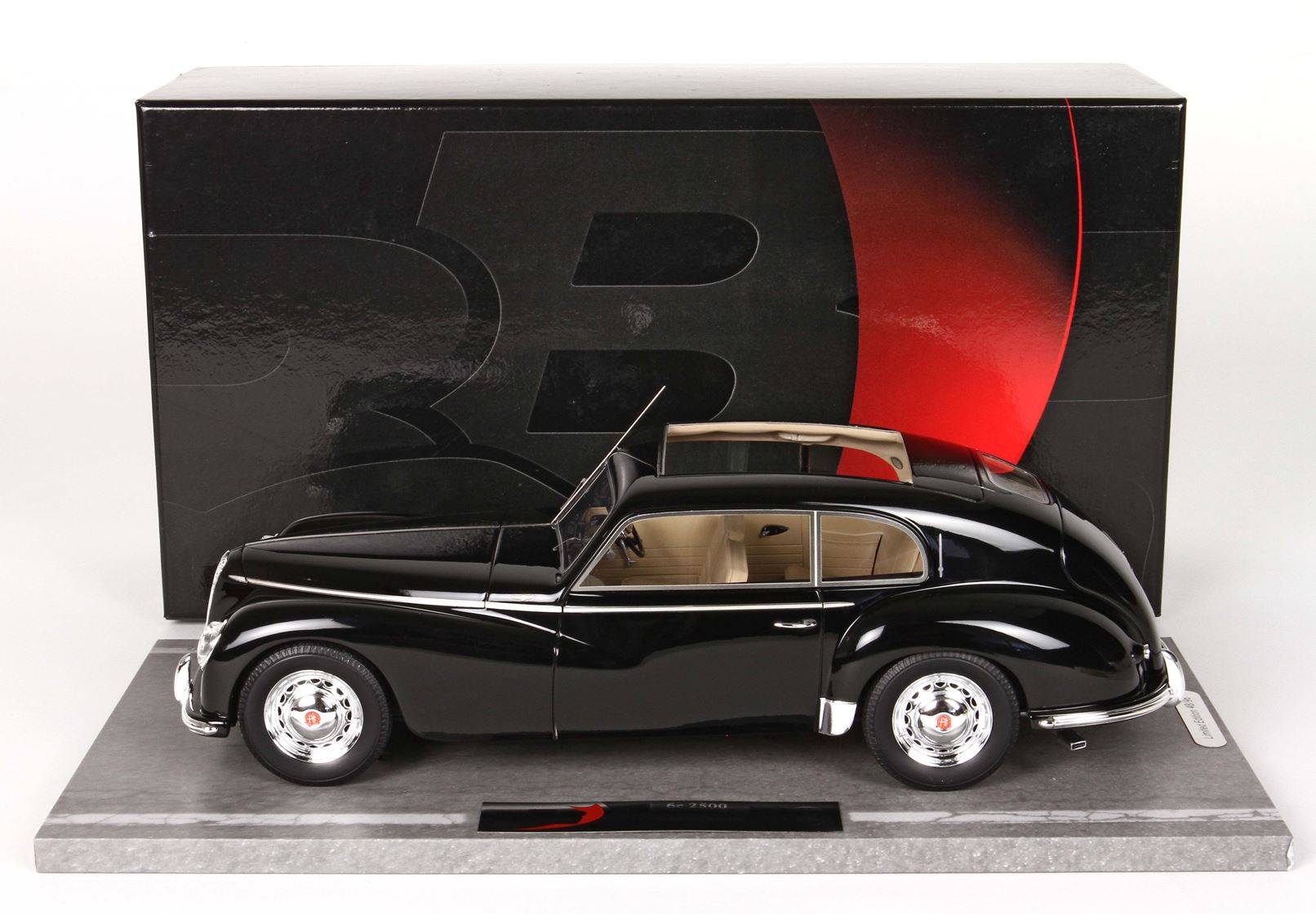 BBR Alfa Romeo Freccia d'Oro - Gloss Black | 1:18 - Immagine 16