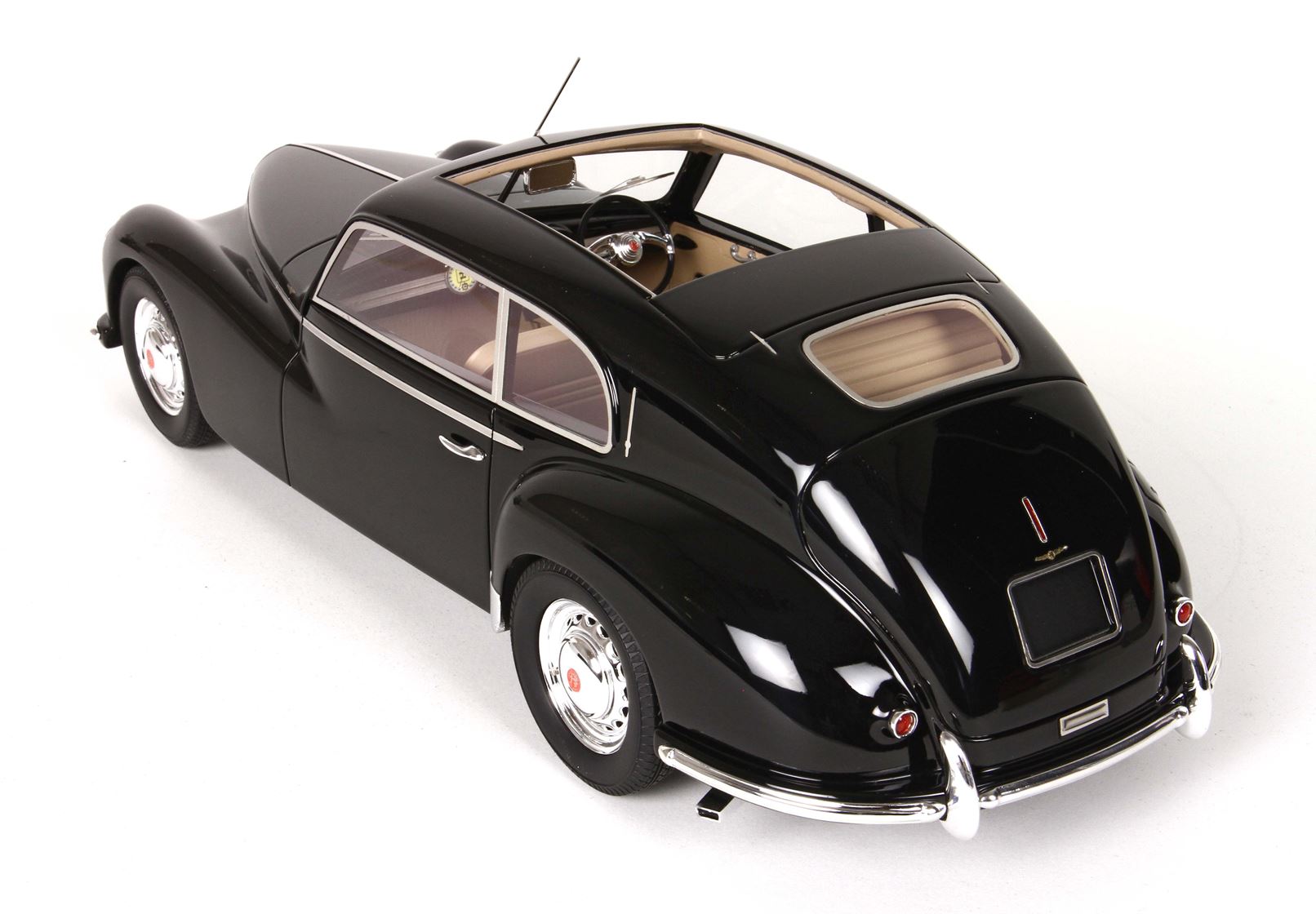 BBR Alfa Romeo Freccia d'Oro - Gloss Black | 1:18 - Immagine 6