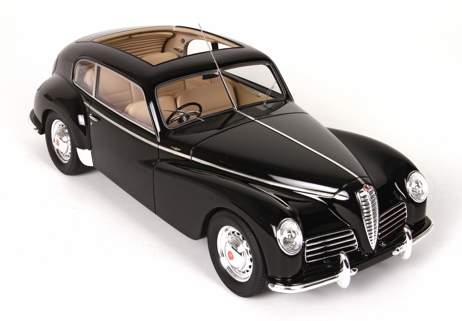 BBR Alfa Romeo Freccia d'Oro - Gloss Black | 1:18 - Immagine 3