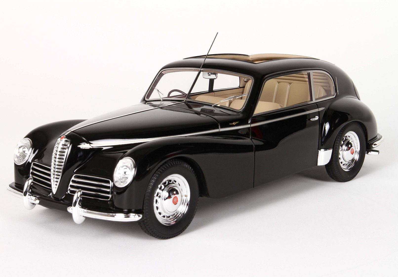 BBR Alfa Romeo Freccia d'Oro - Gloss Black | 1:18 - Immagine 2